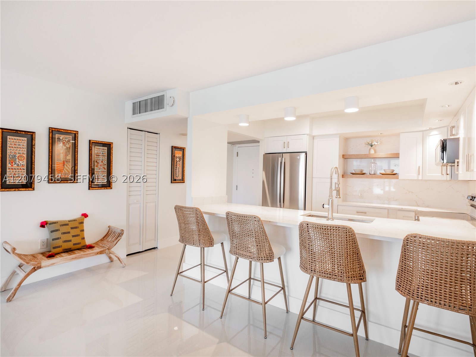 5701 Collins Ave #307