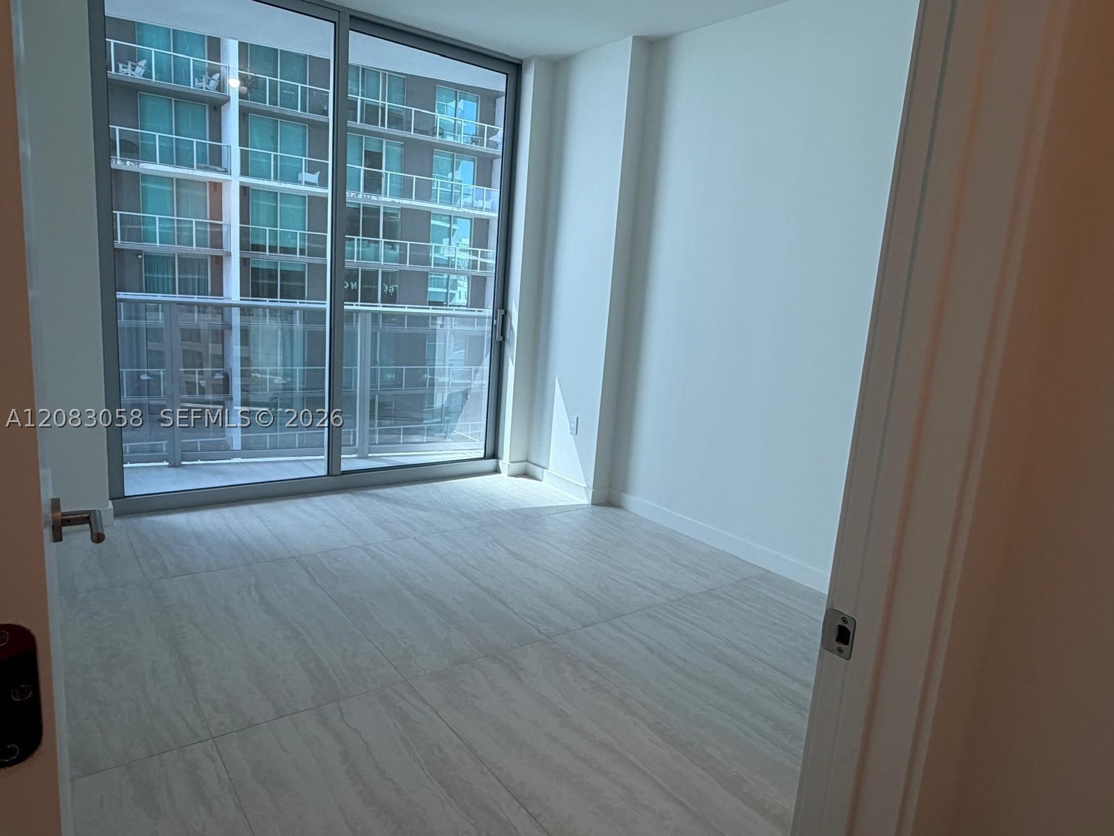 77 SE 5th #1611 Miami, FL 33131