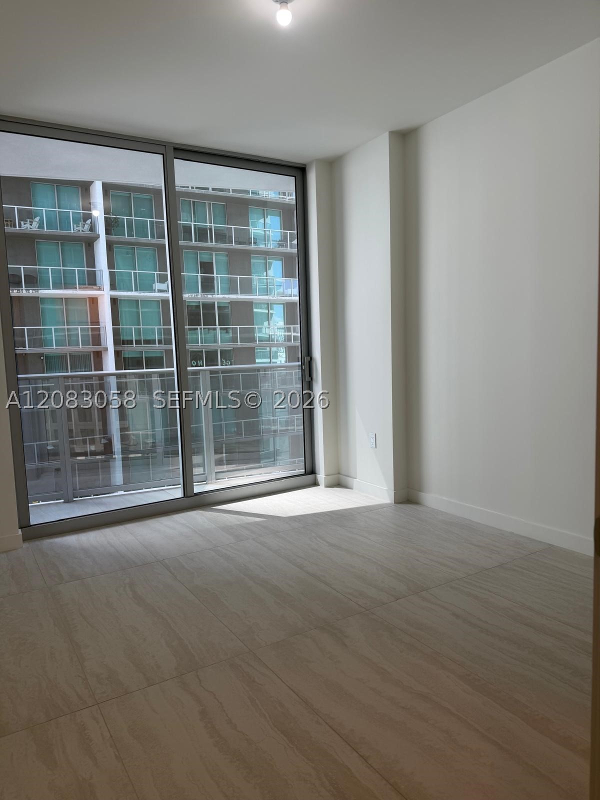 77 SE 5th #1611 Miami, FL 33131