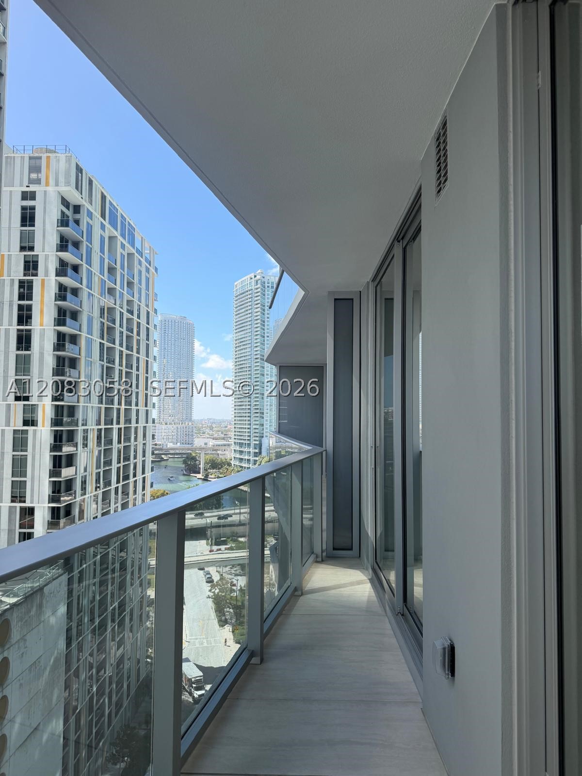 77 SE 5th #1611 Miami, FL 33131