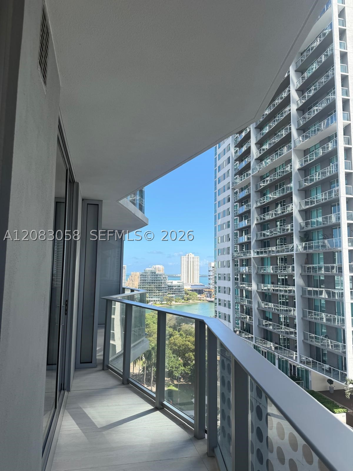 77 SE 5th #1611 Miami, FL 33131