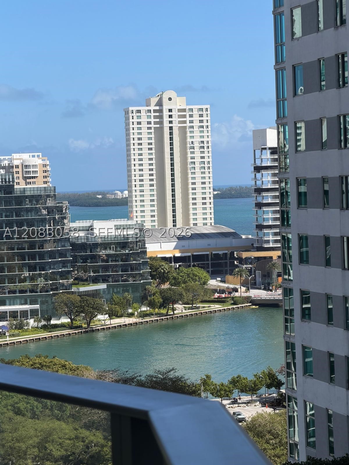 77 SE 5th #1611 Miami, FL 33131