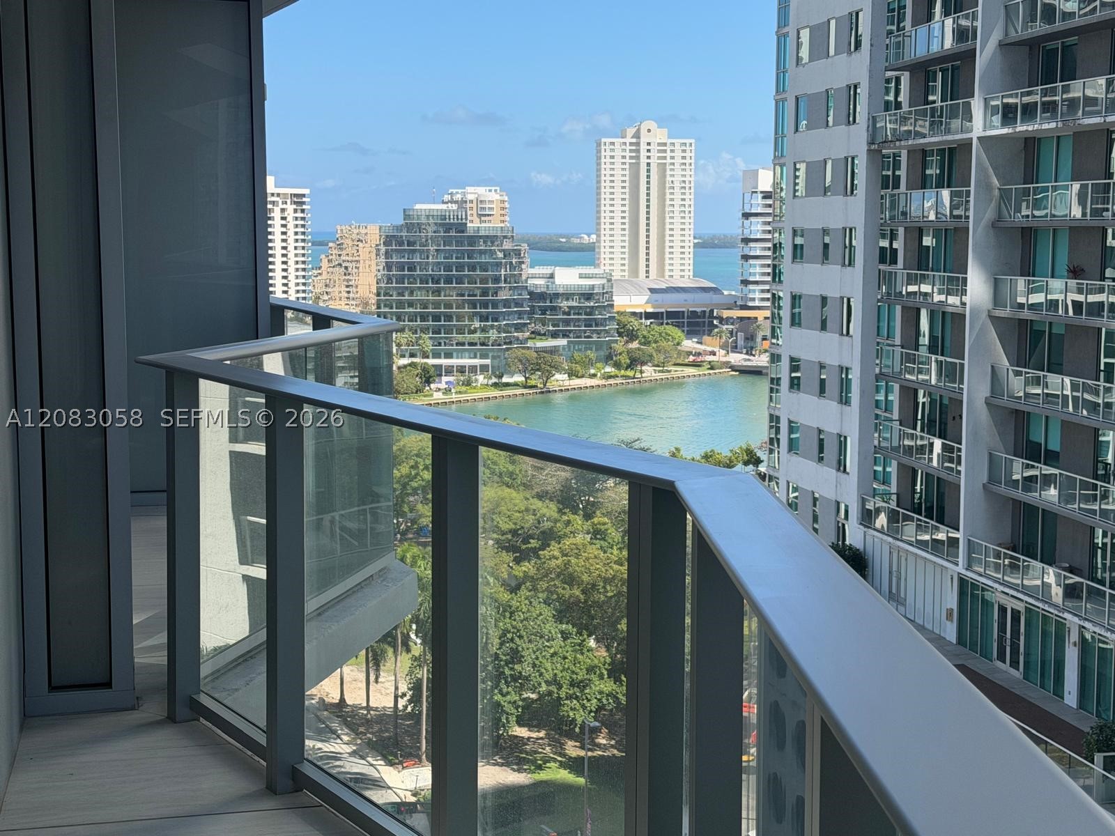 77 SE 5th #1611 Miami, FL 33131