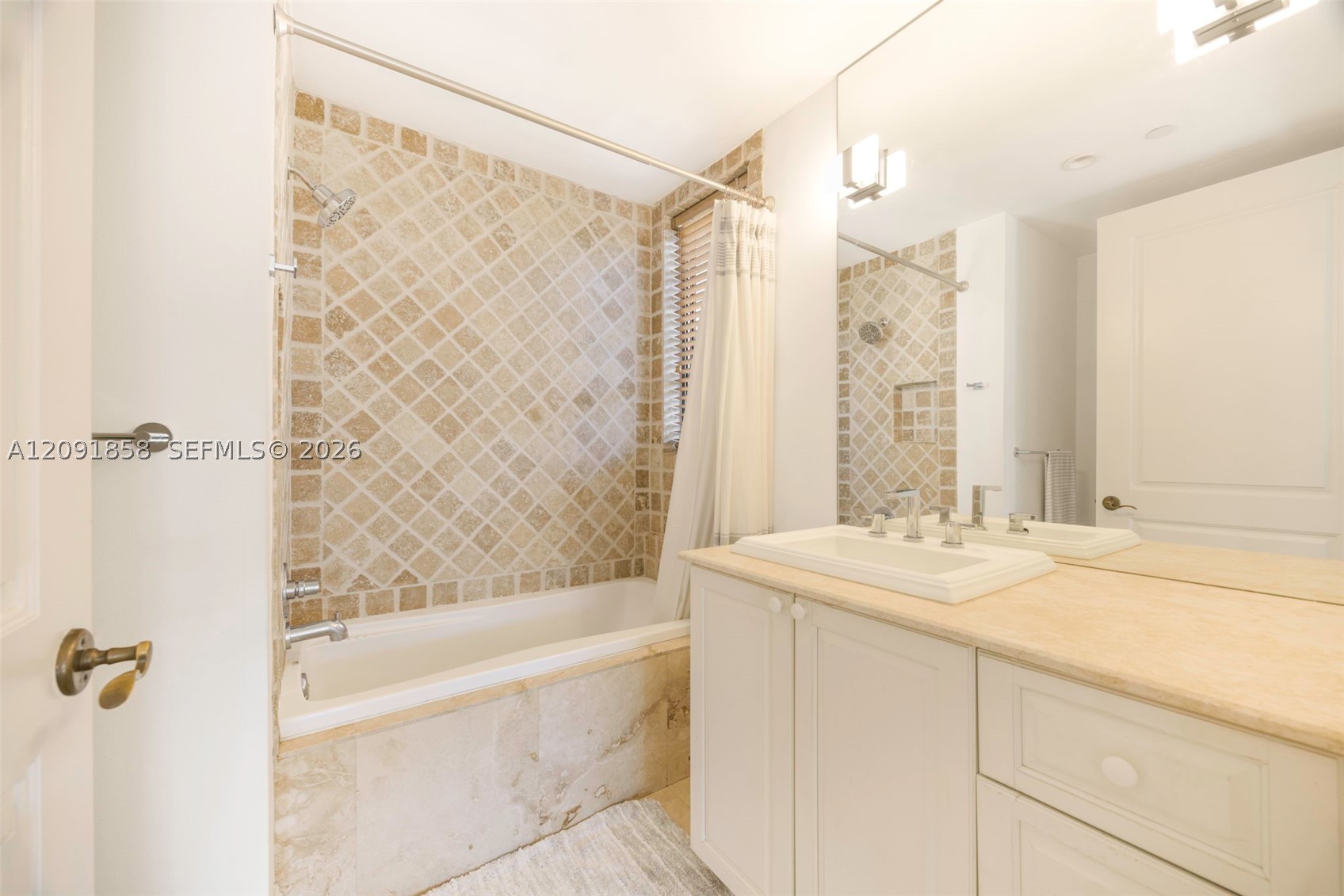 3471 Main Hwy #1204 Coconut Grove, FL 33133