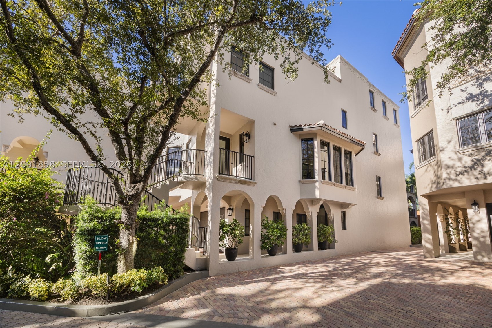 3471 Main Hwy #1204 Coconut Grove, FL 33133