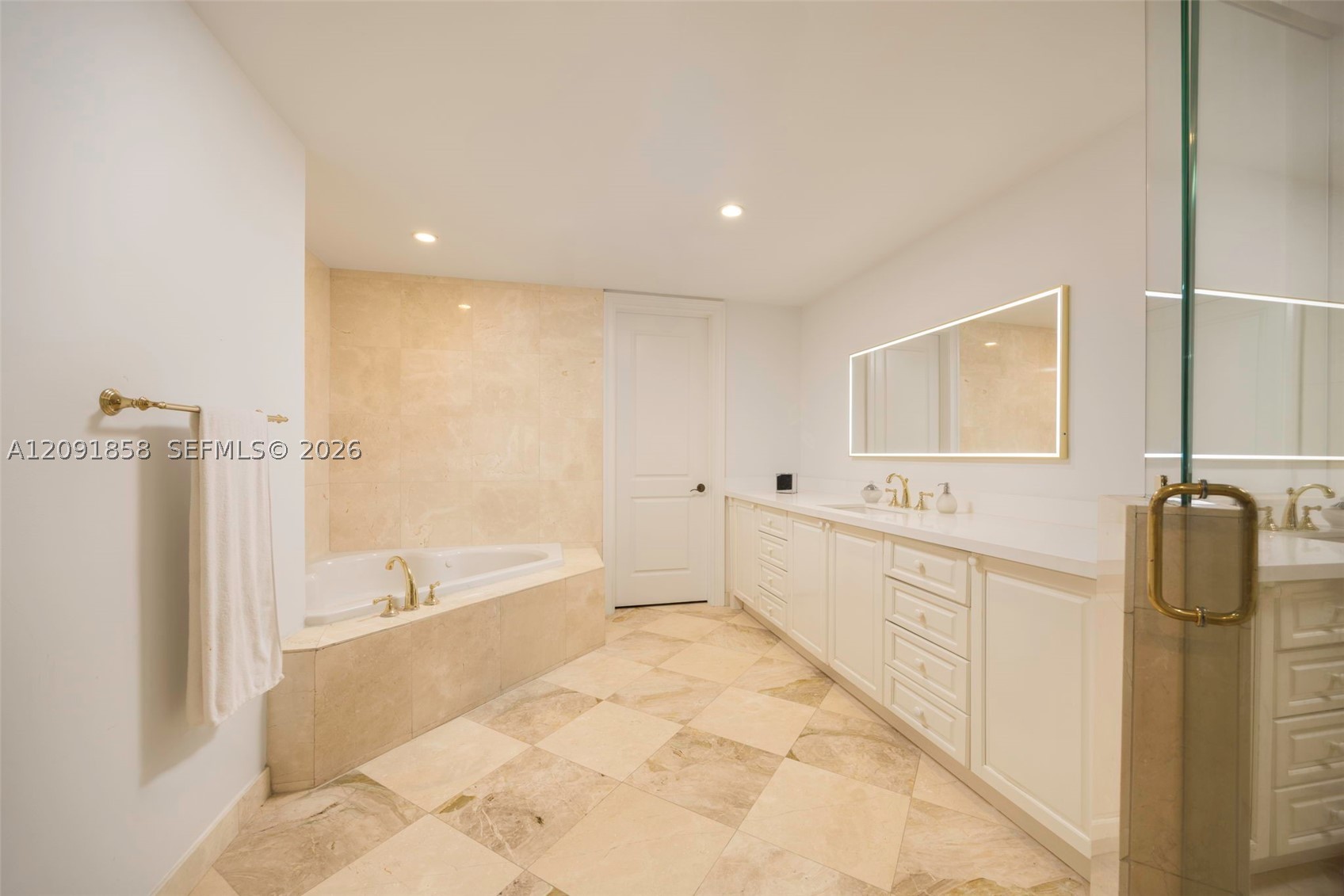 3471 Main Hwy #1204 Coconut Grove, FL 33133