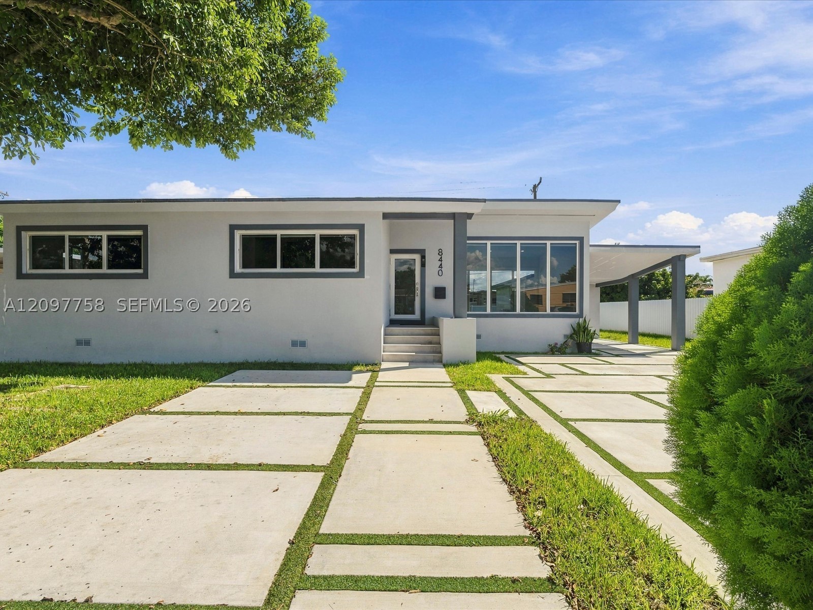 8440 SW 34th Ter