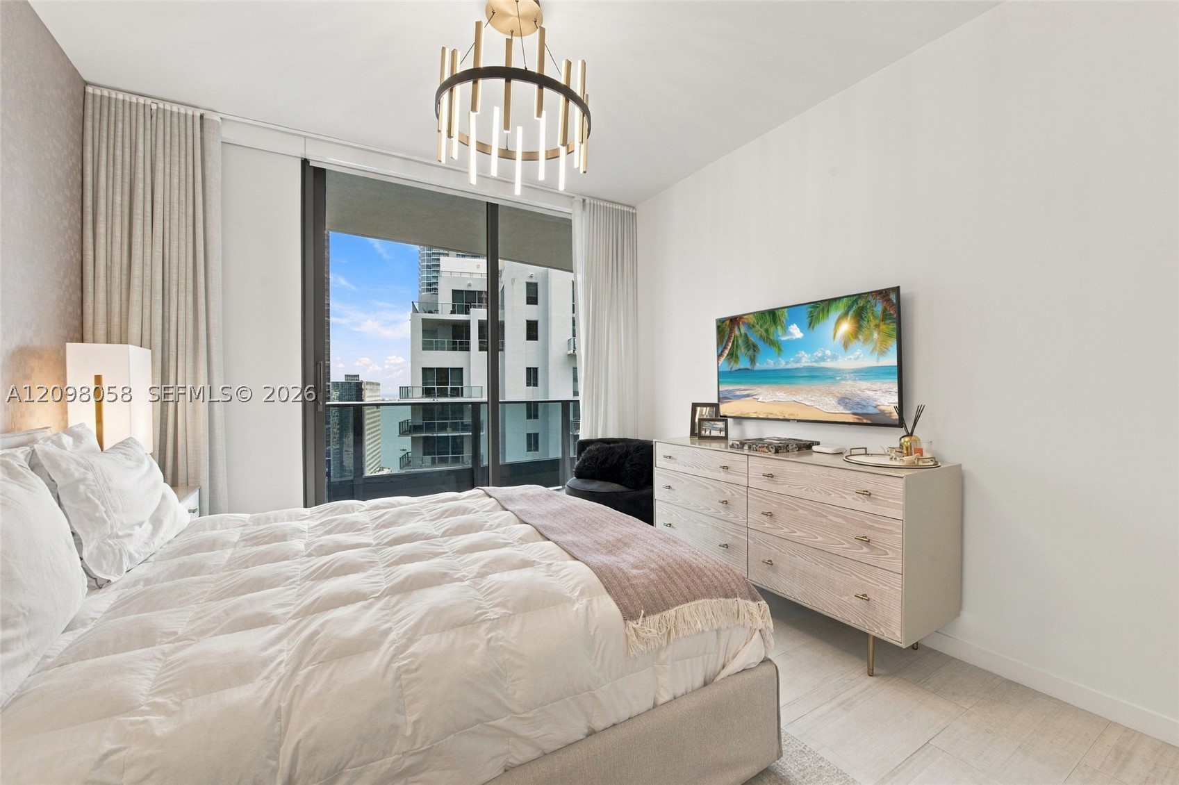 image Brickell Flatiron43