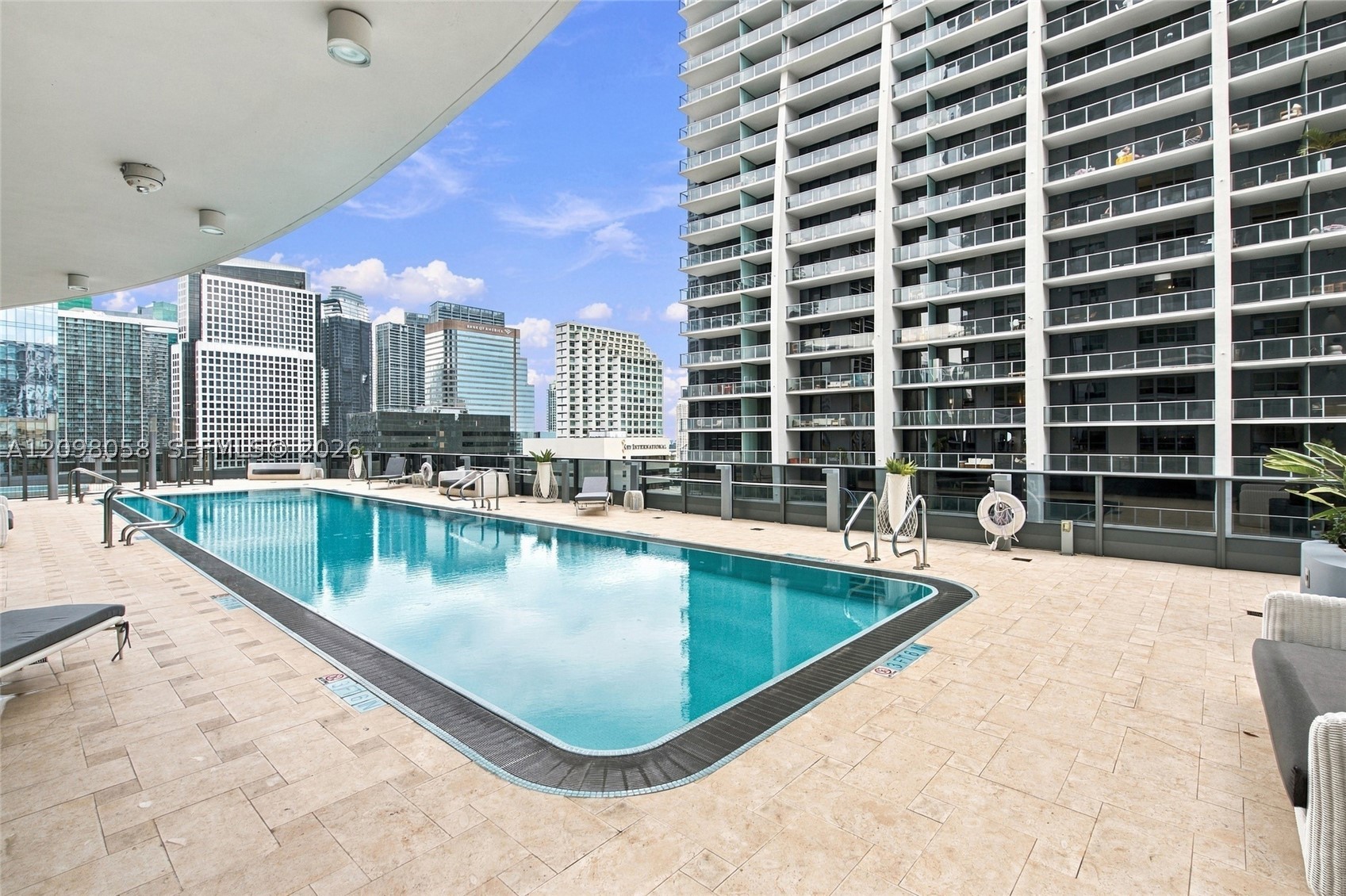 image Brickell Flatiron59