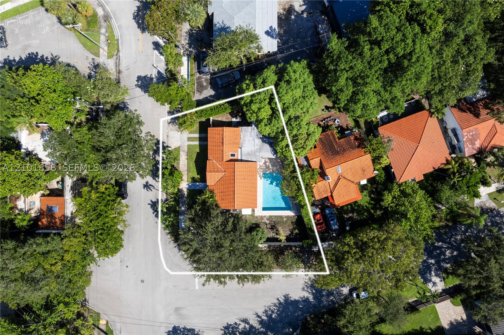 2727 Calusa St Miami, FL 33133