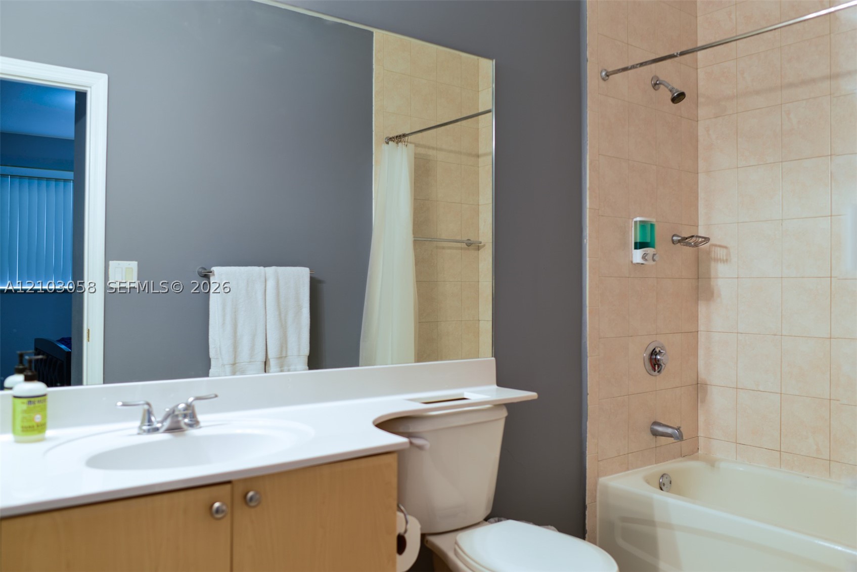 2280 SW 32th Ave #213 Miami, FL 33145
