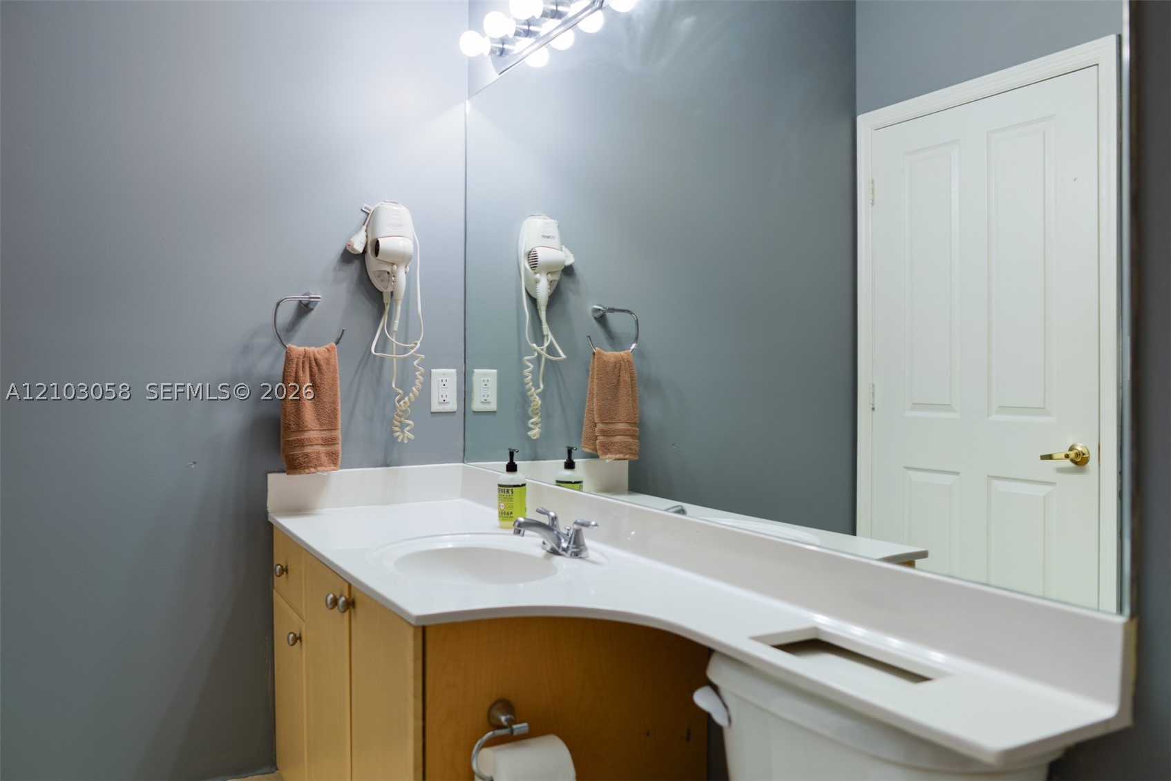 2280 SW 32th Ave #213 Miami, FL 33145