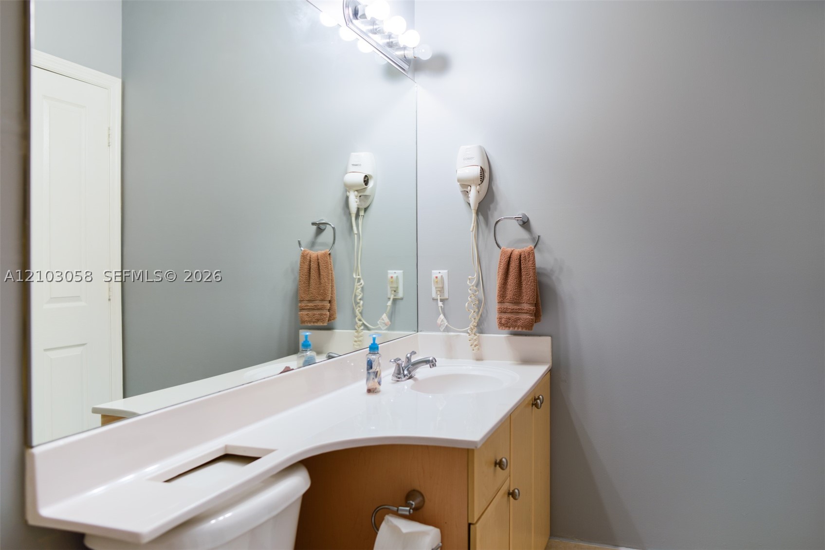 2280 SW 32th Ave #213 Miami, FL 33145