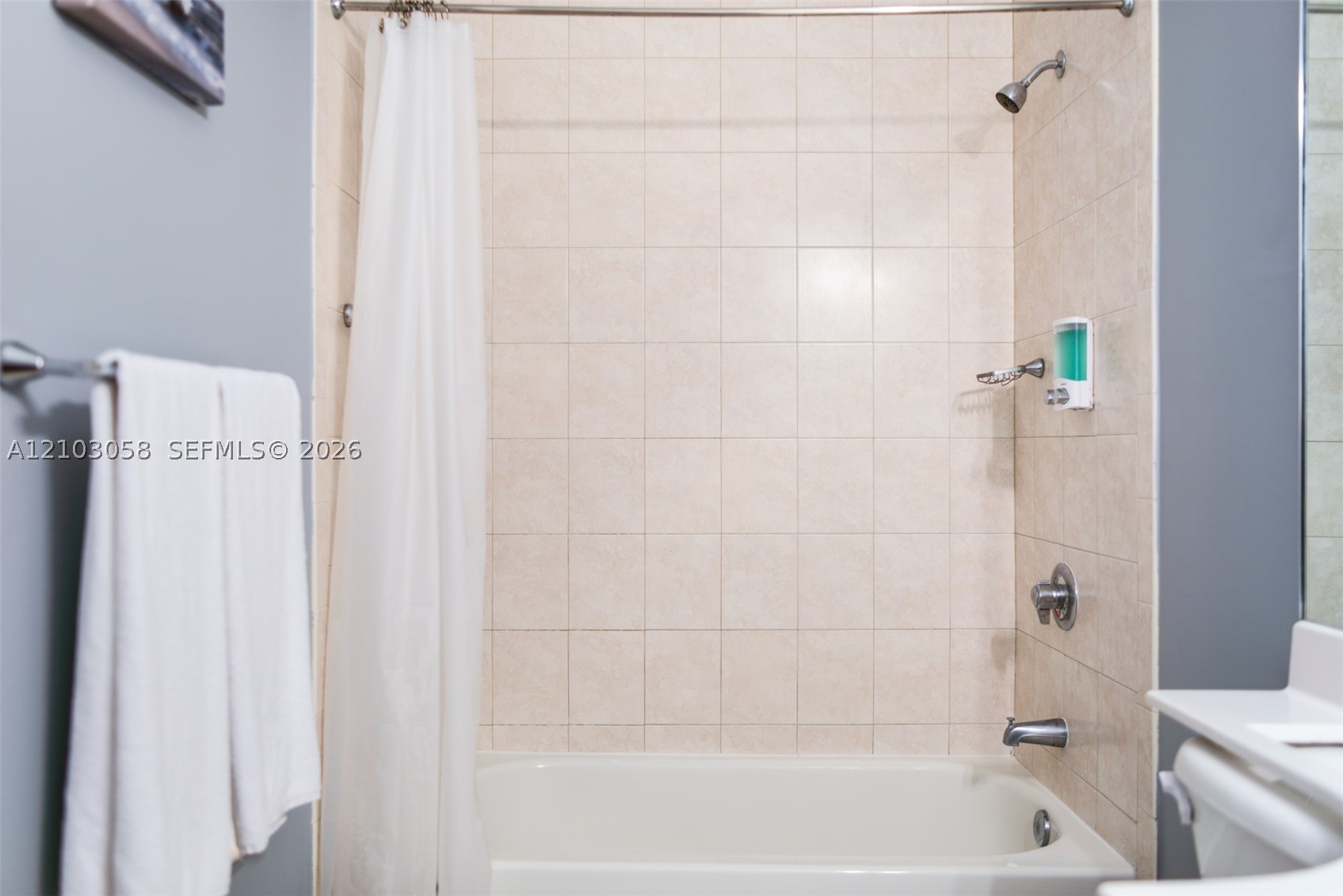 2280 SW 32th Ave #213 Miami, FL 33145