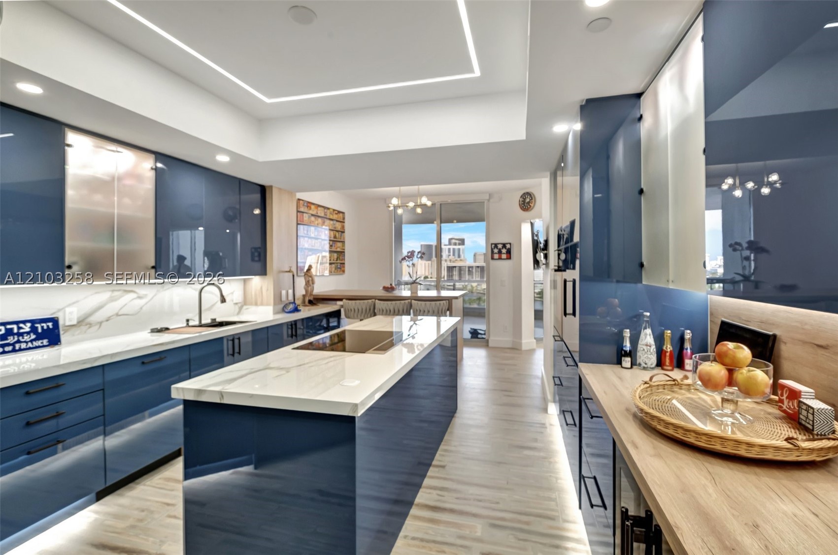 21200 Point Pl #1204 Aventura, FL 33180