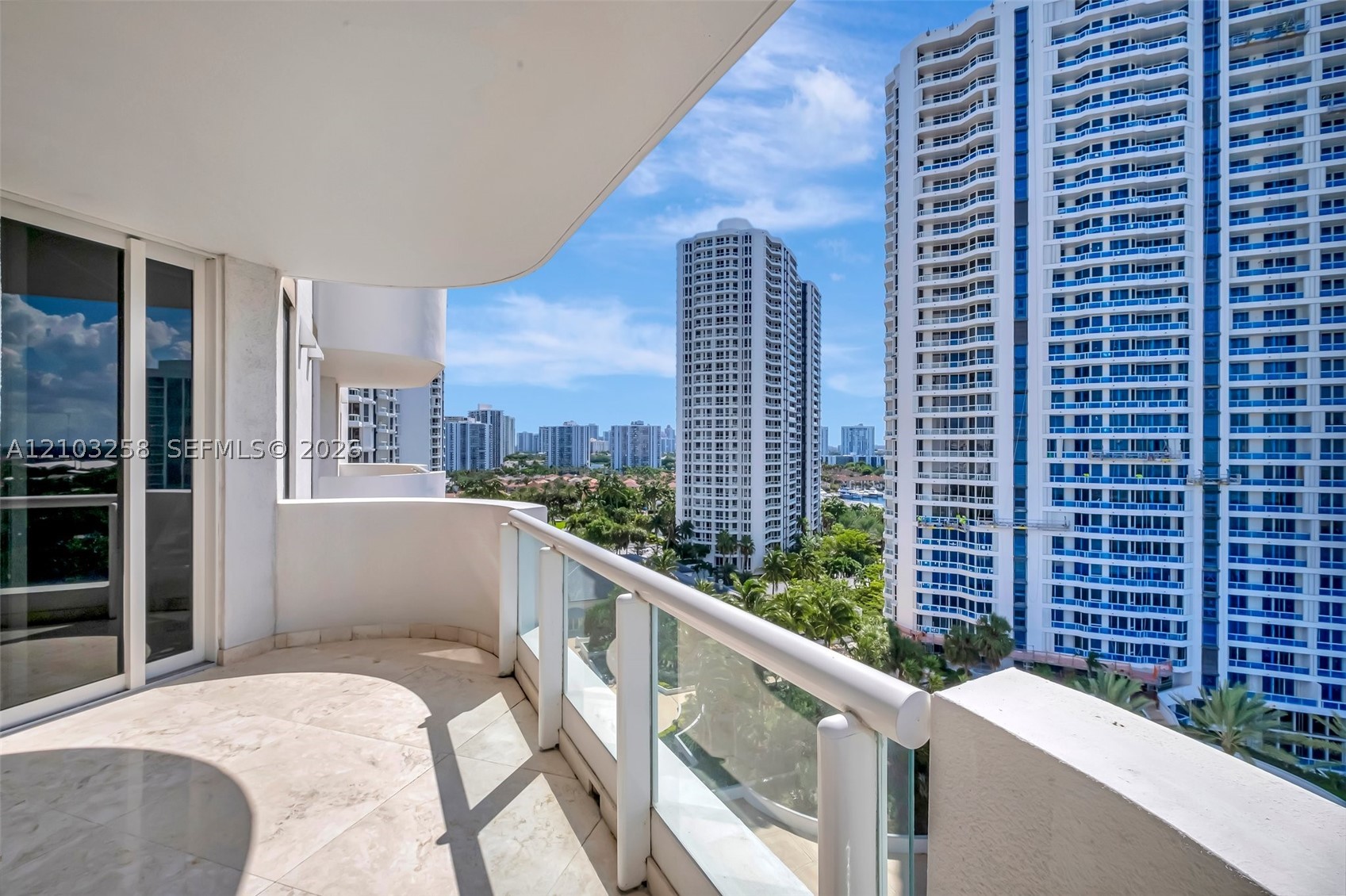 21200 Point Pl #1204 Aventura, FL 33180