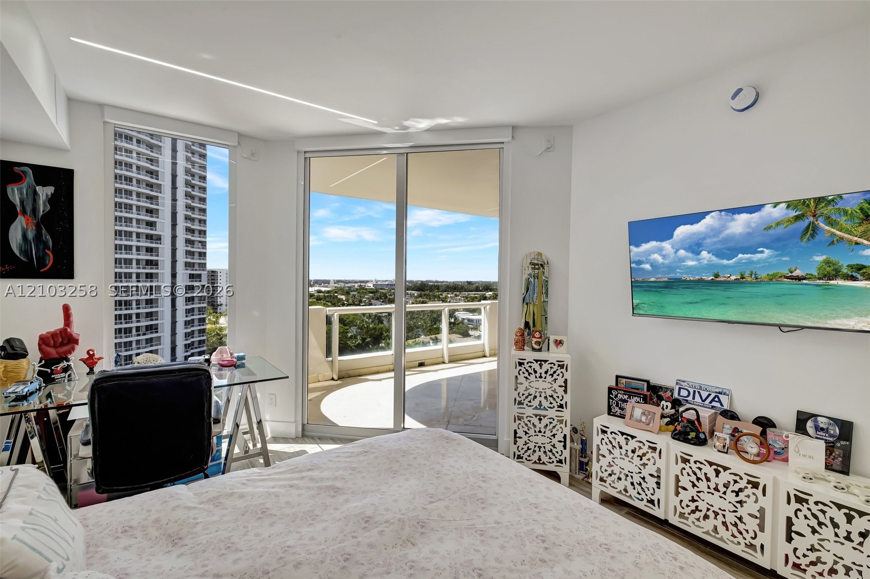 21200 Point Pl #1204 Aventura, FL 33180