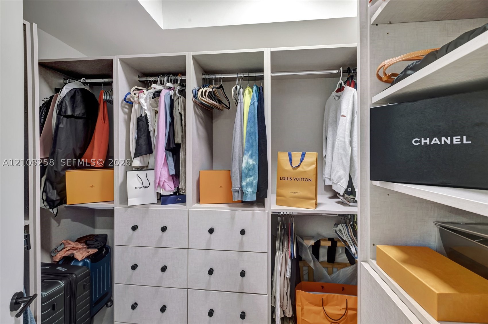 21200 Point Pl #1204 Aventura, FL 33180