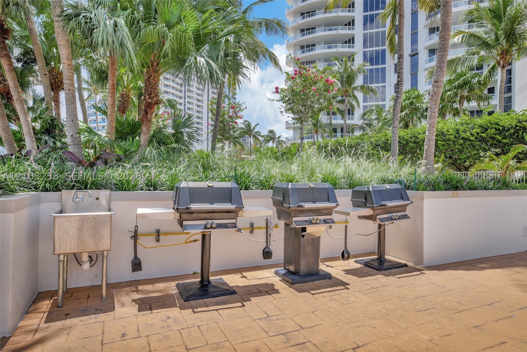 21200 Point Pl #1204 Aventura, FL 33180