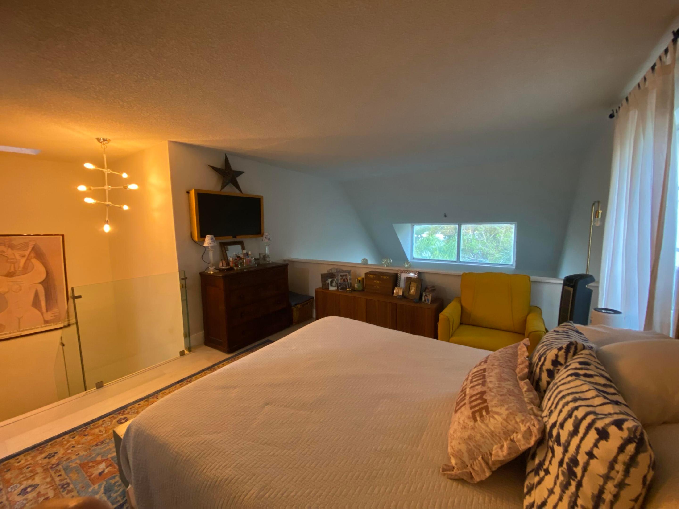 6886 N Kendall Pinecrest, FL 33156