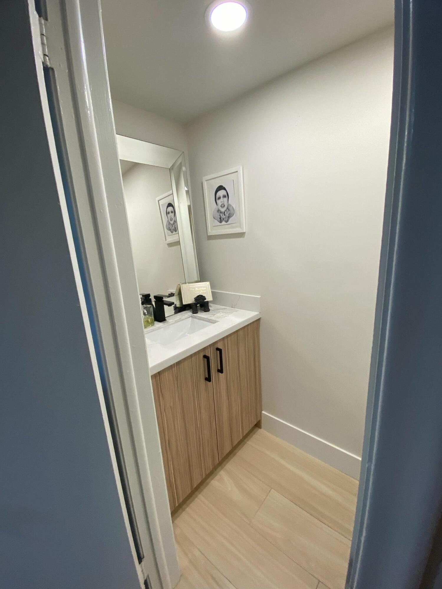 6886 N Kendall Pinecrest, FL 33156