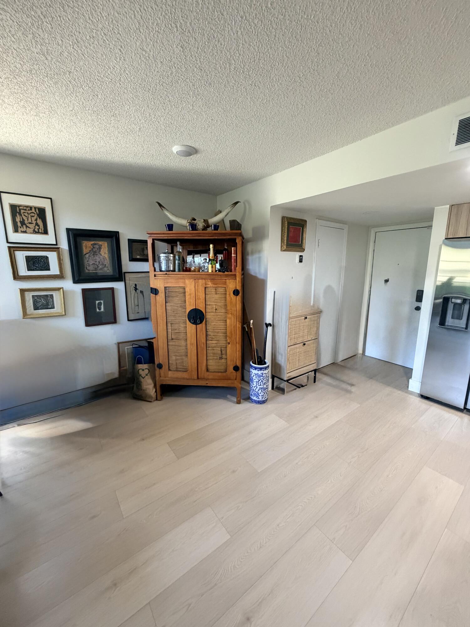 6886 N Kendall Pinecrest, FL 33156