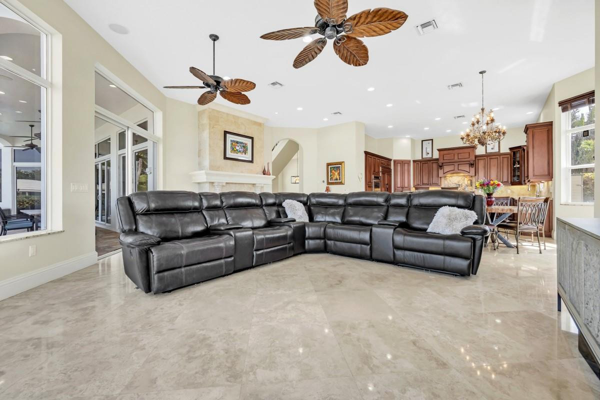 1261 NE 27th Pompano Beach, FL 33062