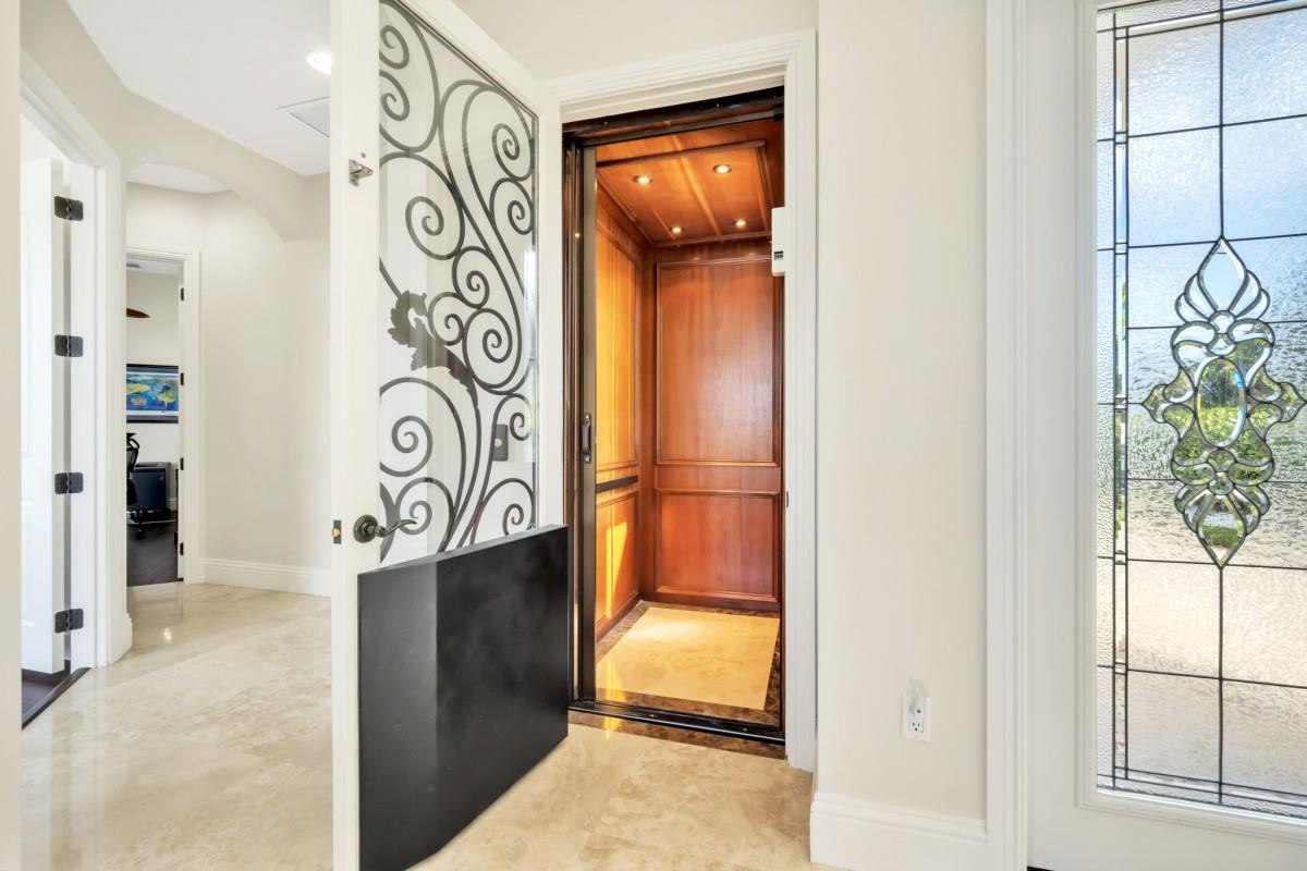 1261 NE 27th Pompano Beach, FL 33062