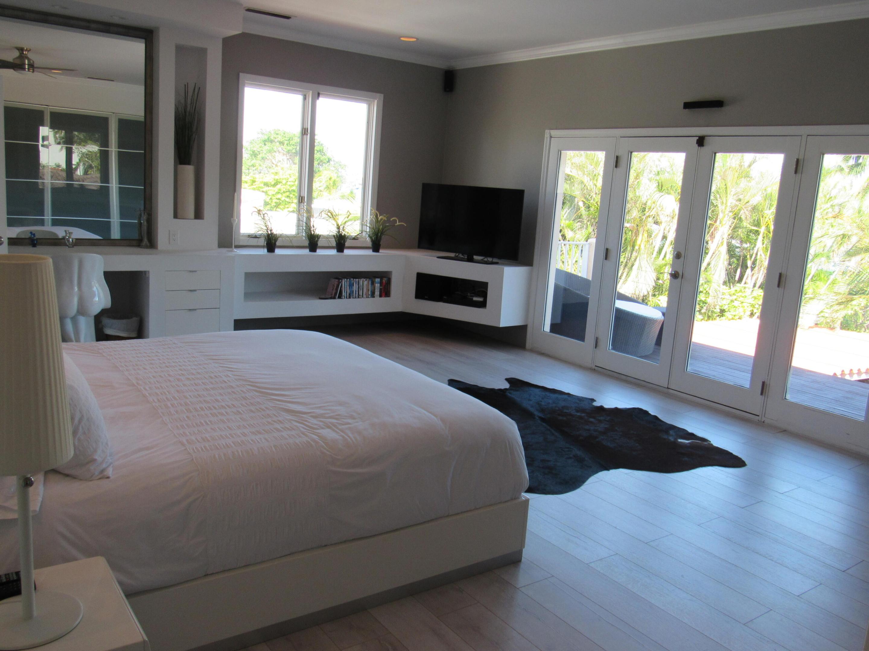 185 Palm Miami Beach, FL 33139