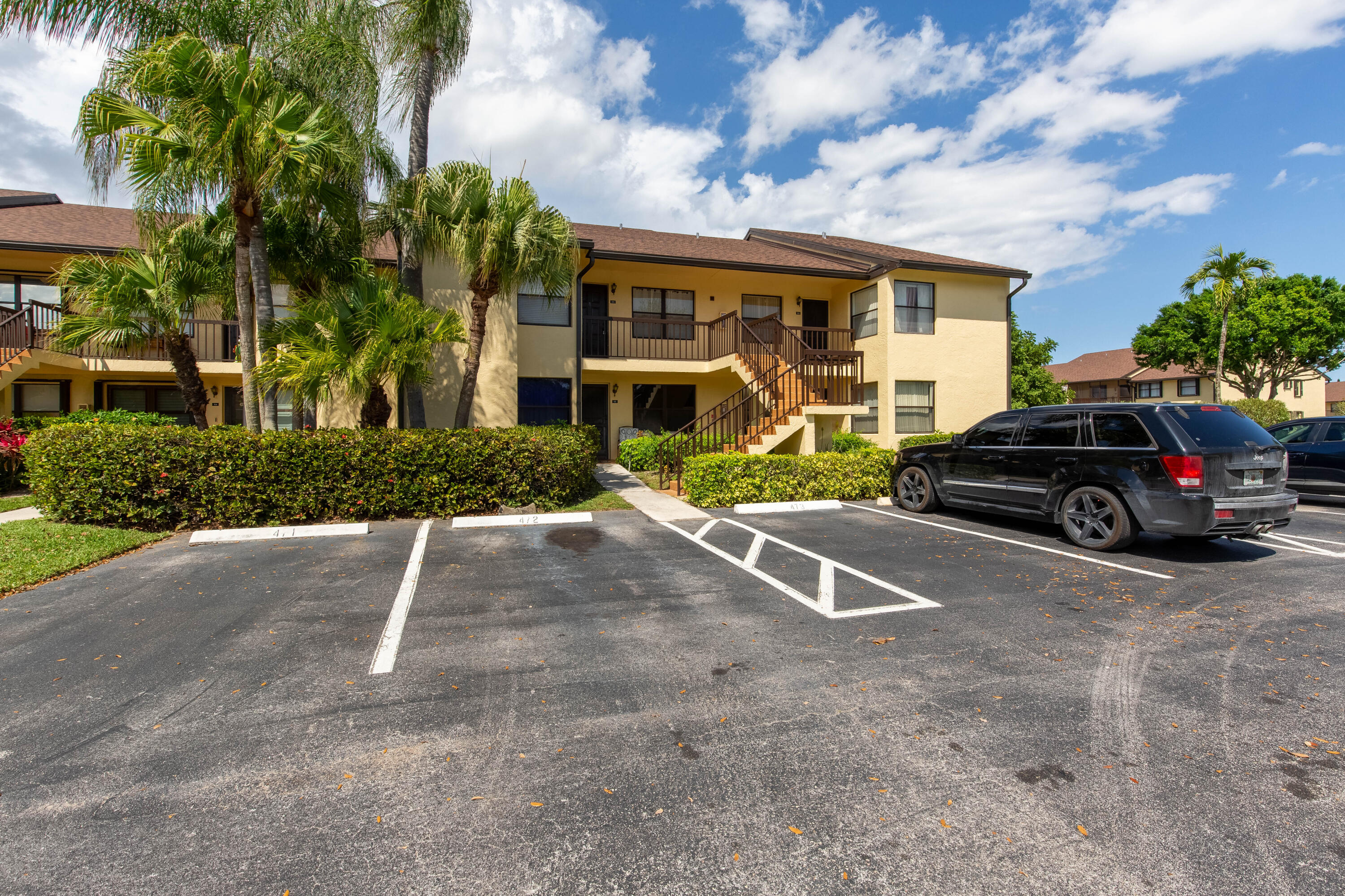 4715 Lucerne Lks #205