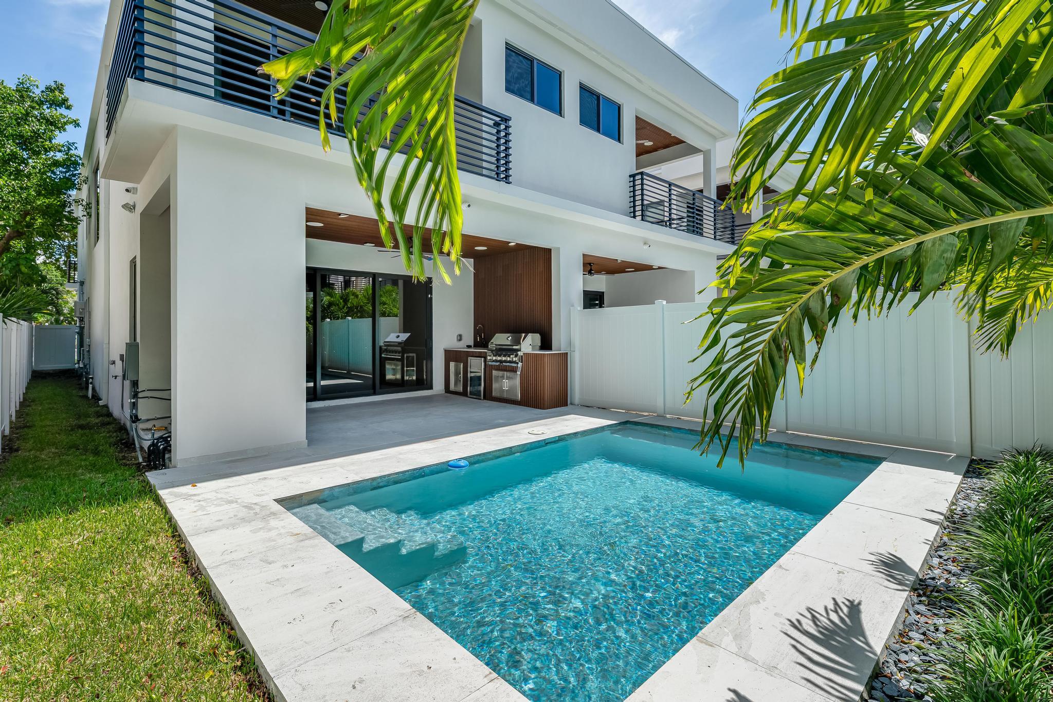 919 NE 17th #A Fort Lauderdale, FL 33304