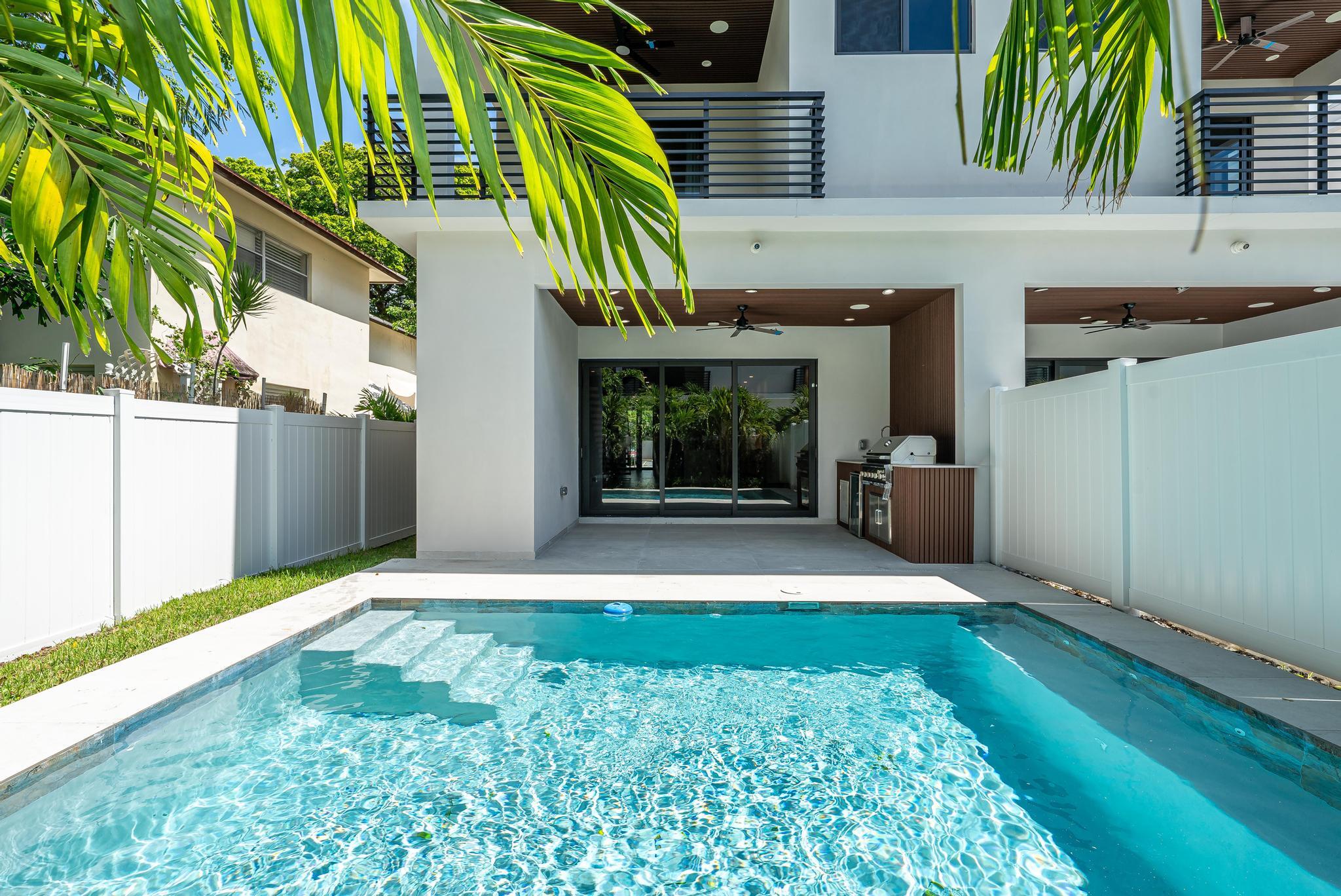 919 NE 17th #A Fort Lauderdale, FL 33304