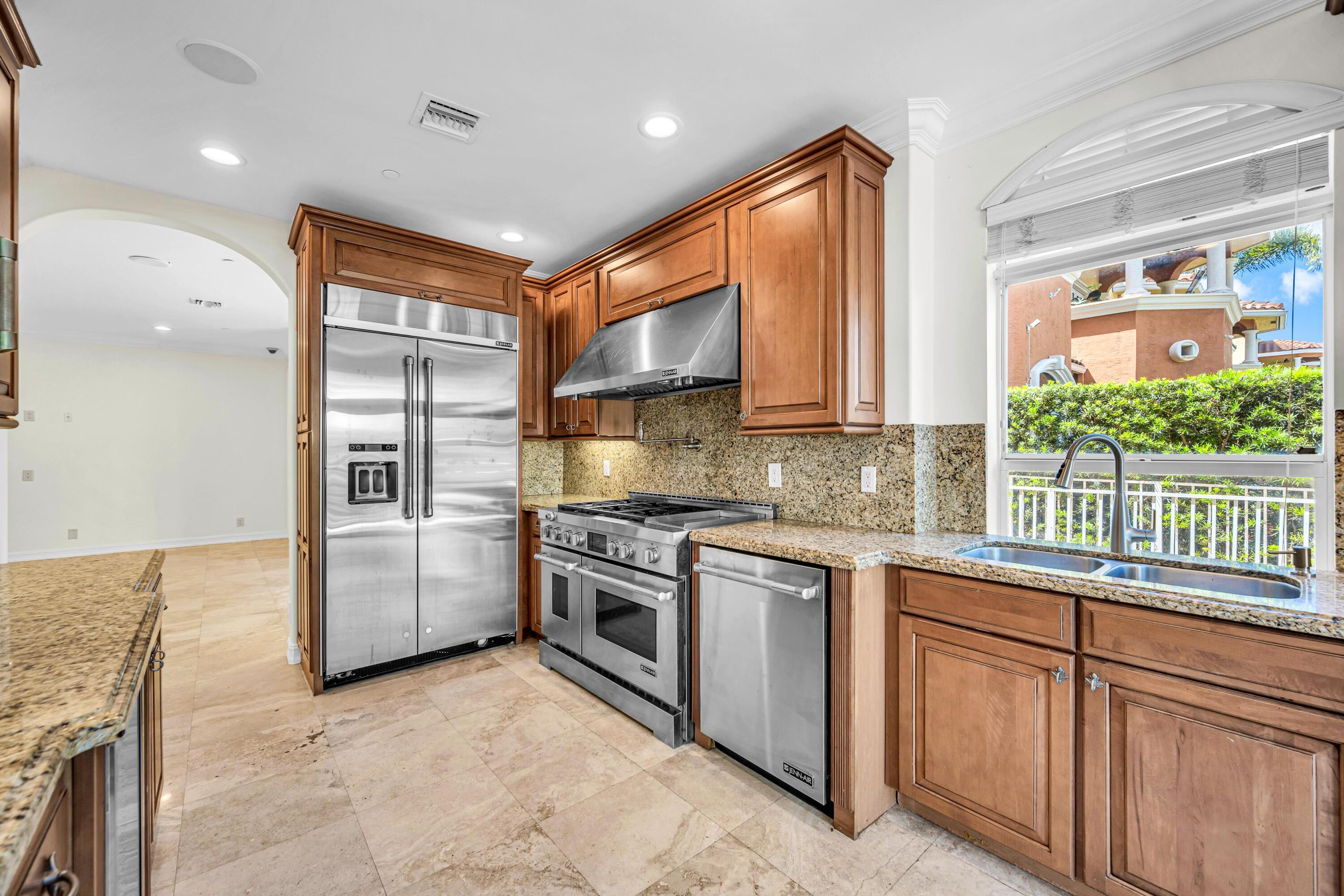 903 NE 17th #104 Fort Lauderdale, FL 33304