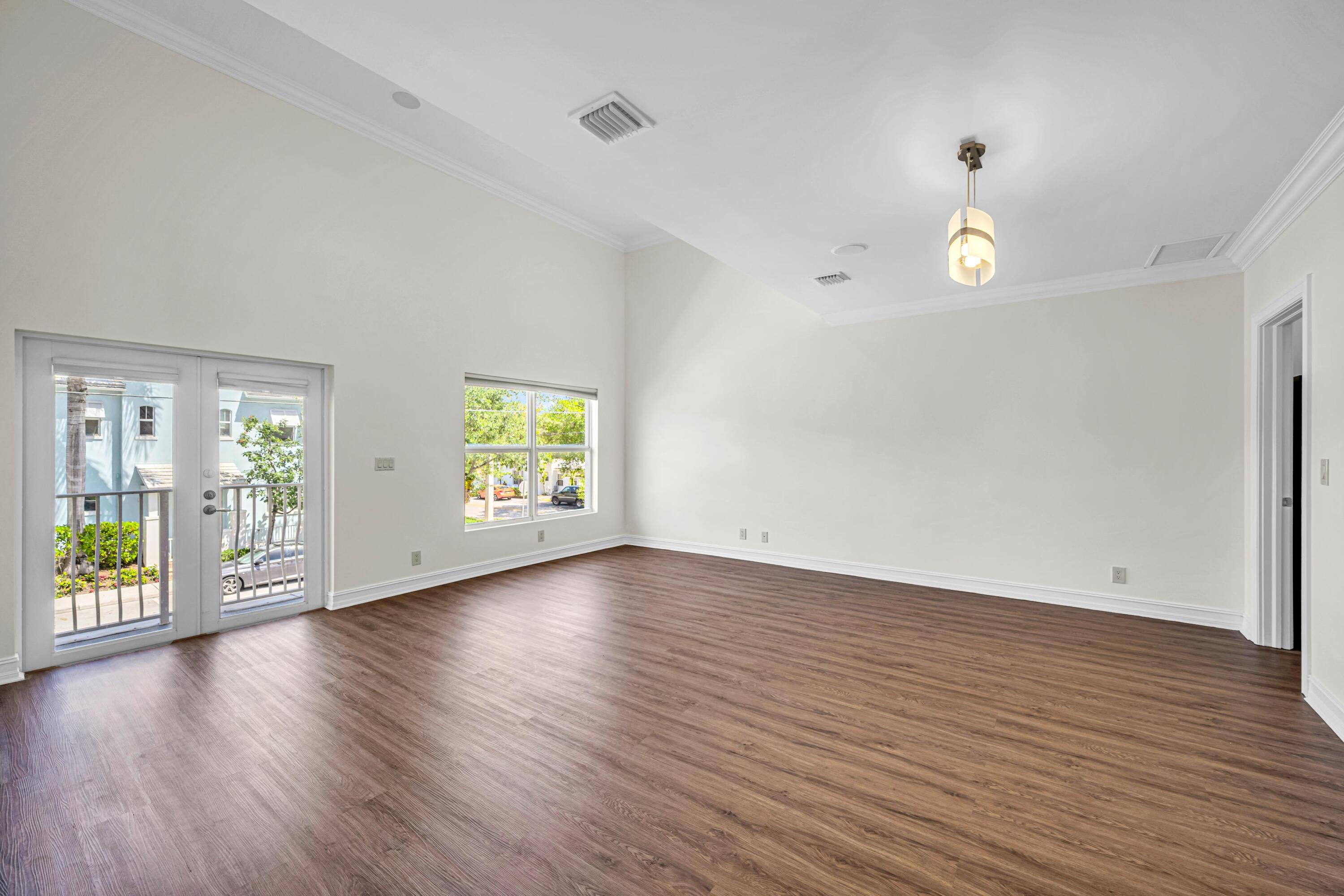 903 NE 17th #104 Fort Lauderdale, FL 33304