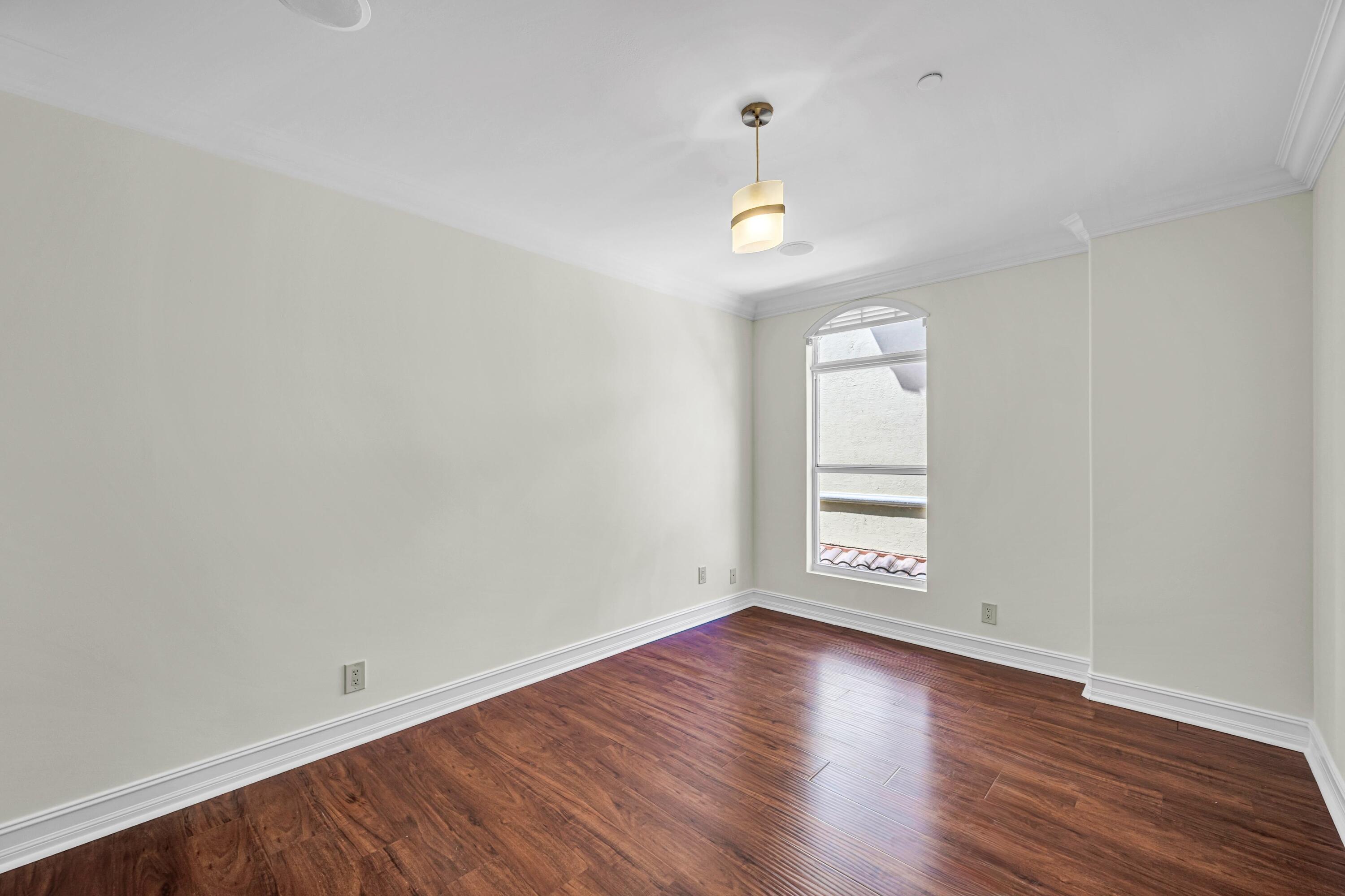 903 NE 17th #104 Fort Lauderdale, FL 33304