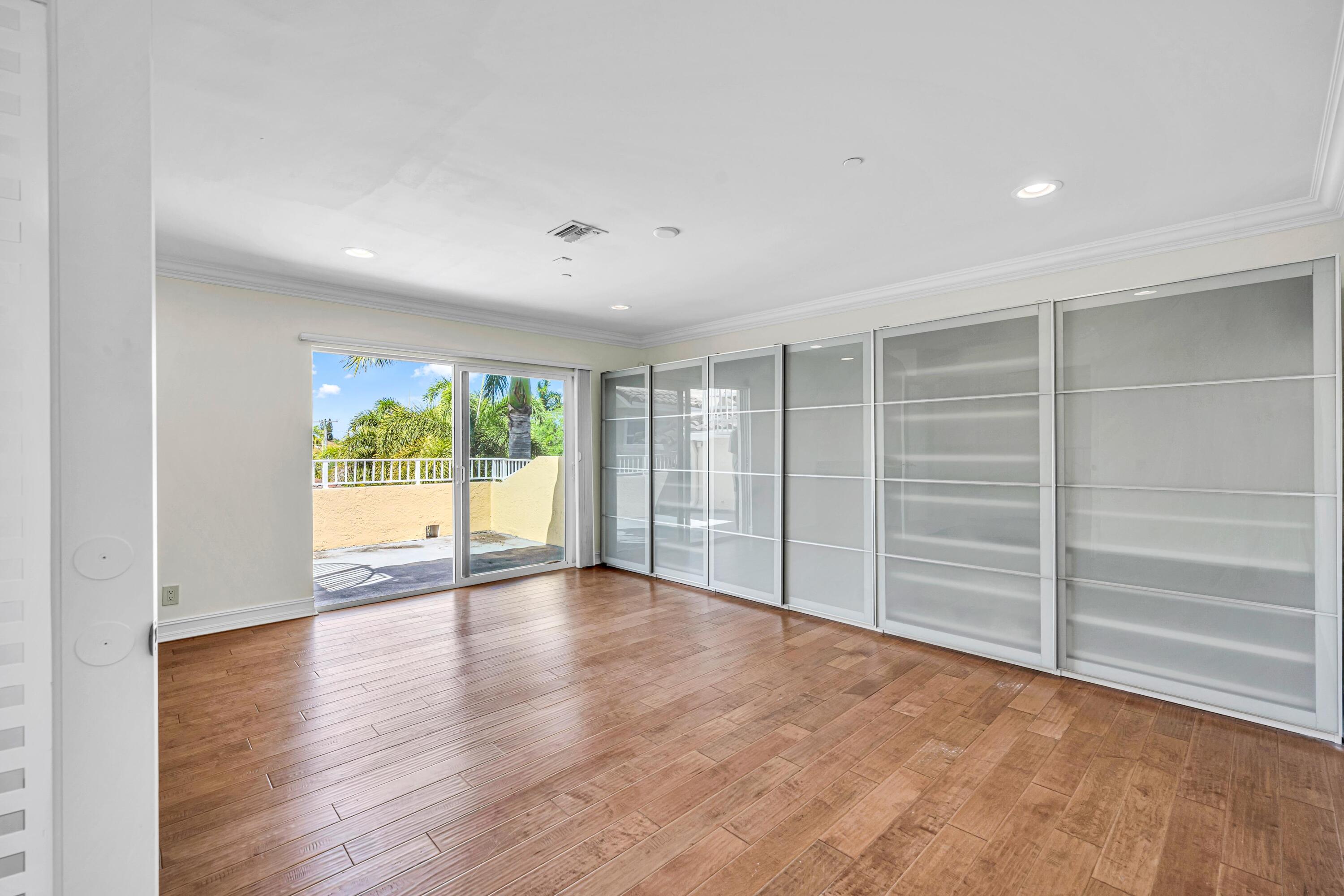 903 NE 17th #104 Fort Lauderdale, FL 33304