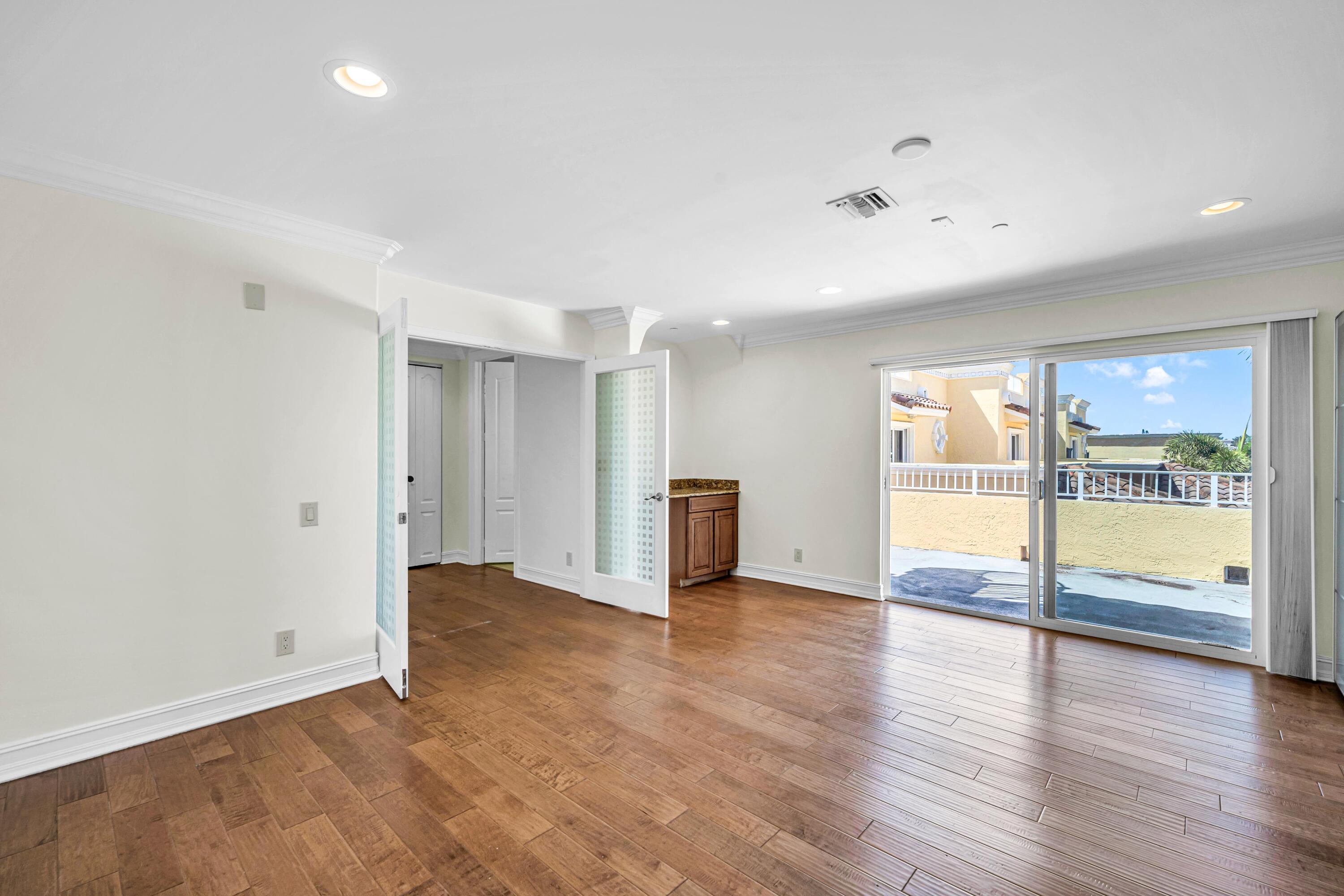 903 NE 17th #104 Fort Lauderdale, FL 33304