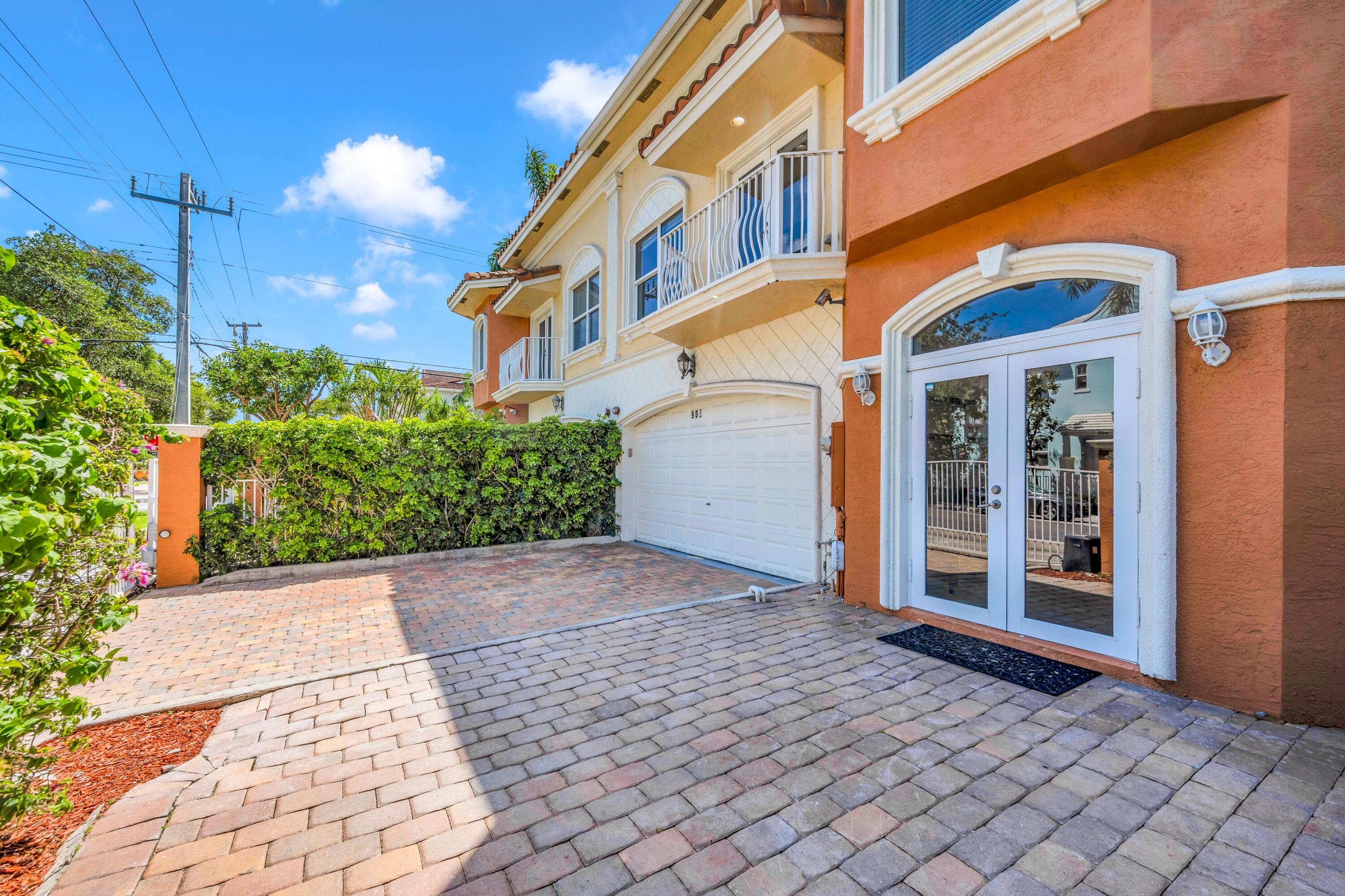 903 NE 17th #104 Fort Lauderdale, FL 33304