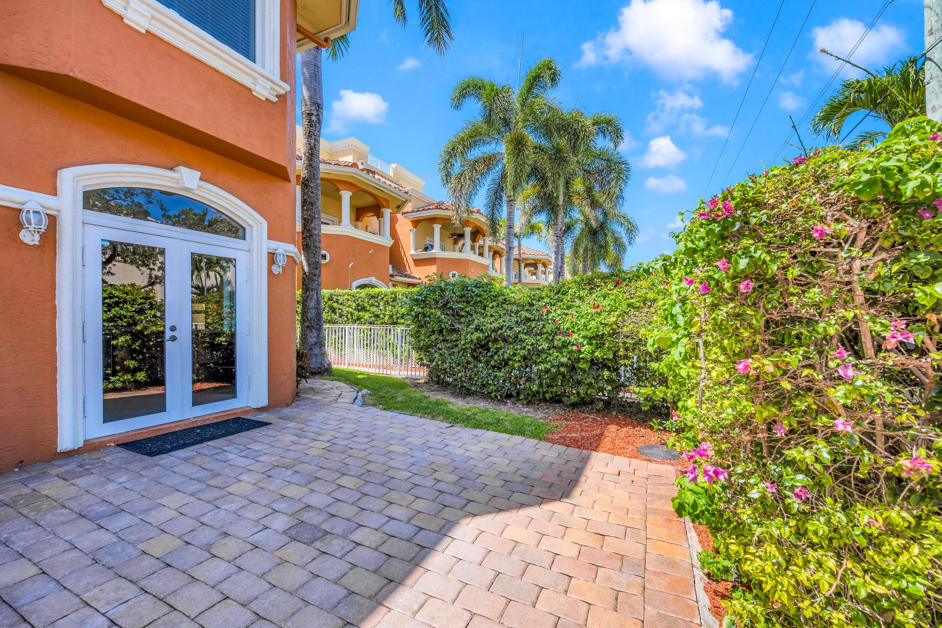 903 NE 17th #104 Fort Lauderdale, FL 33304