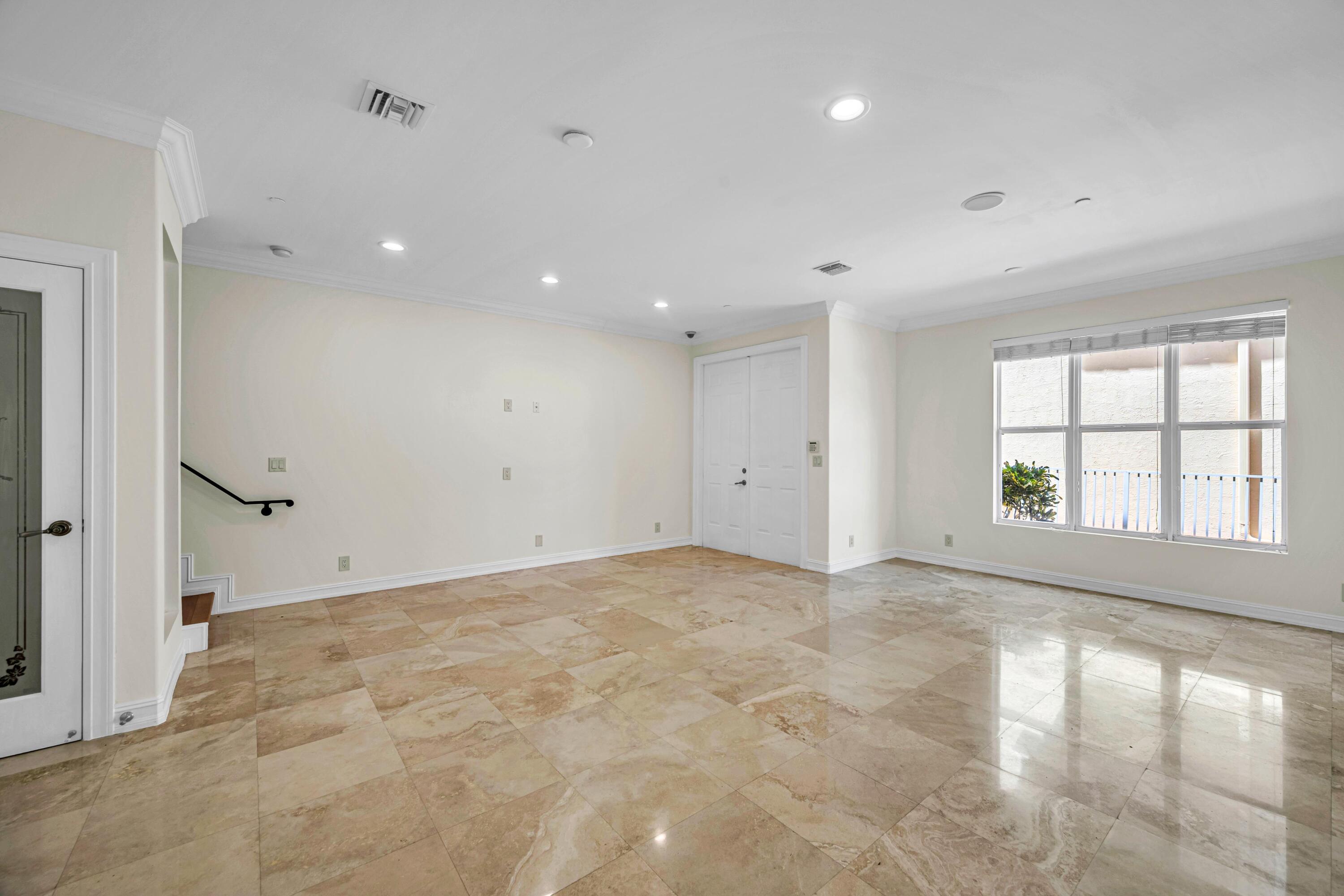 903 NE 17th #104 Fort Lauderdale, FL 33304