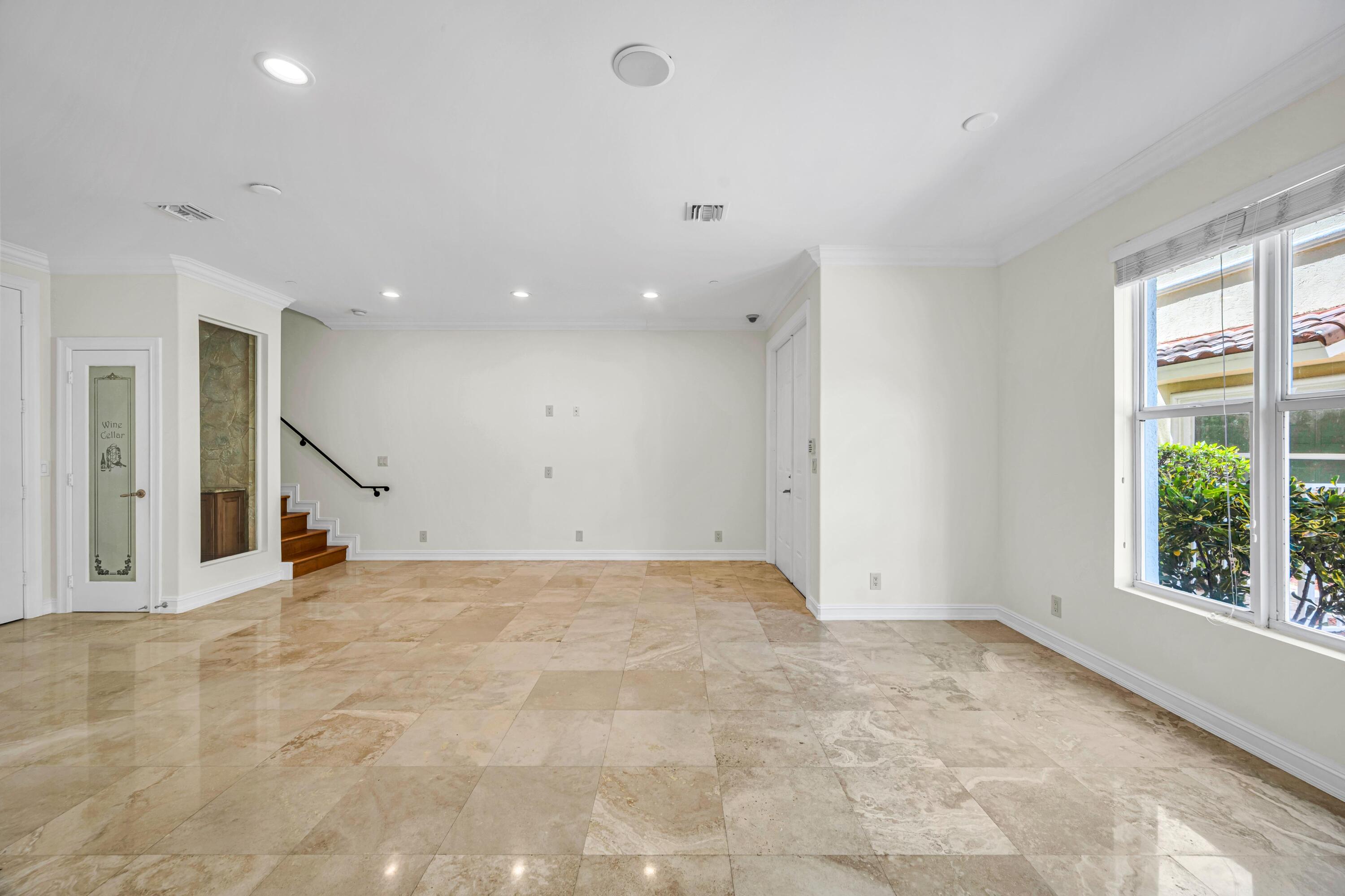 903 NE 17th #104 Fort Lauderdale, FL 33304