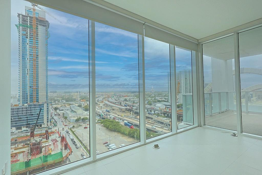 1040 Biscayne #1406
