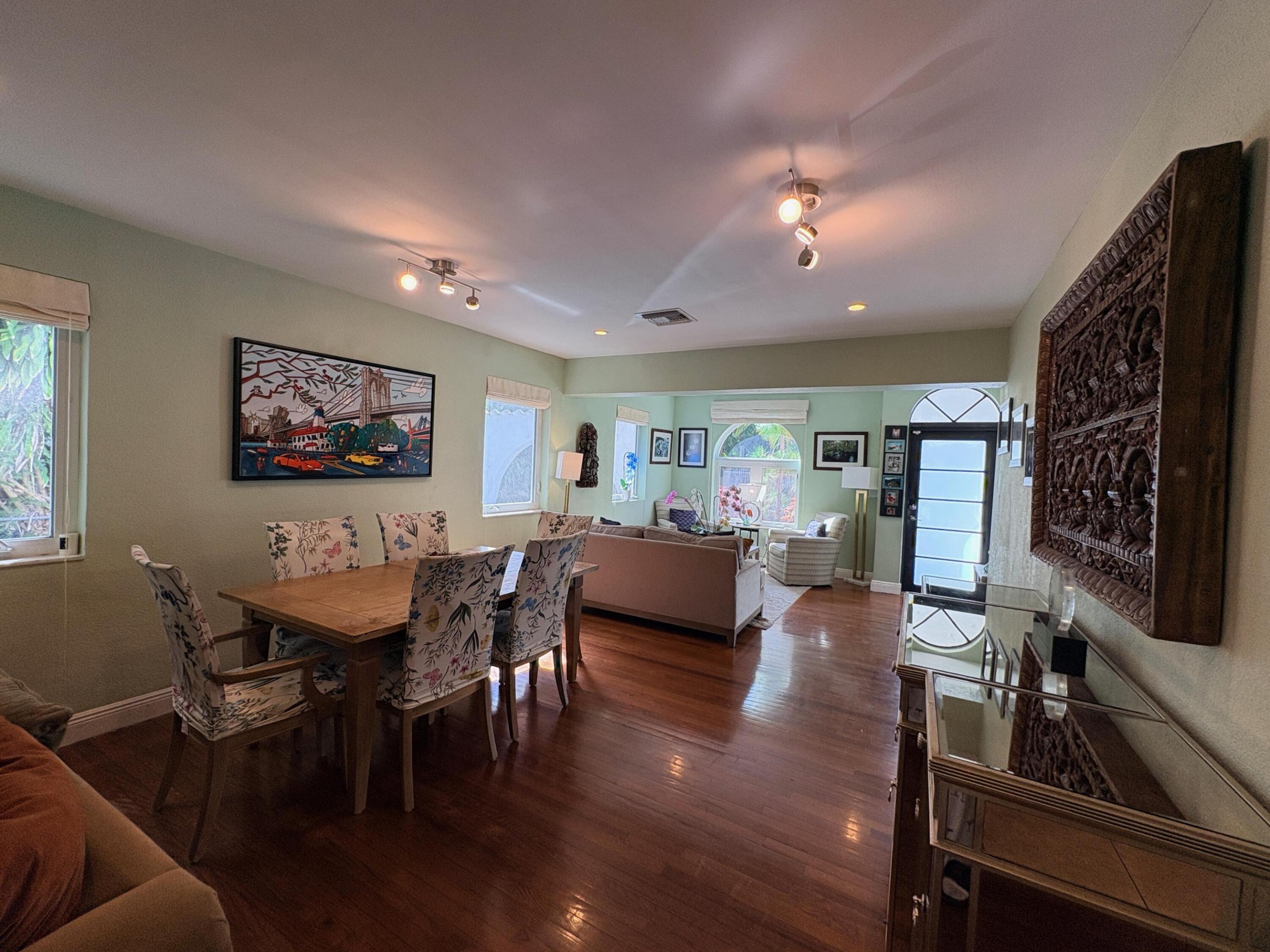 2319 Swanson Miami, FL 33133