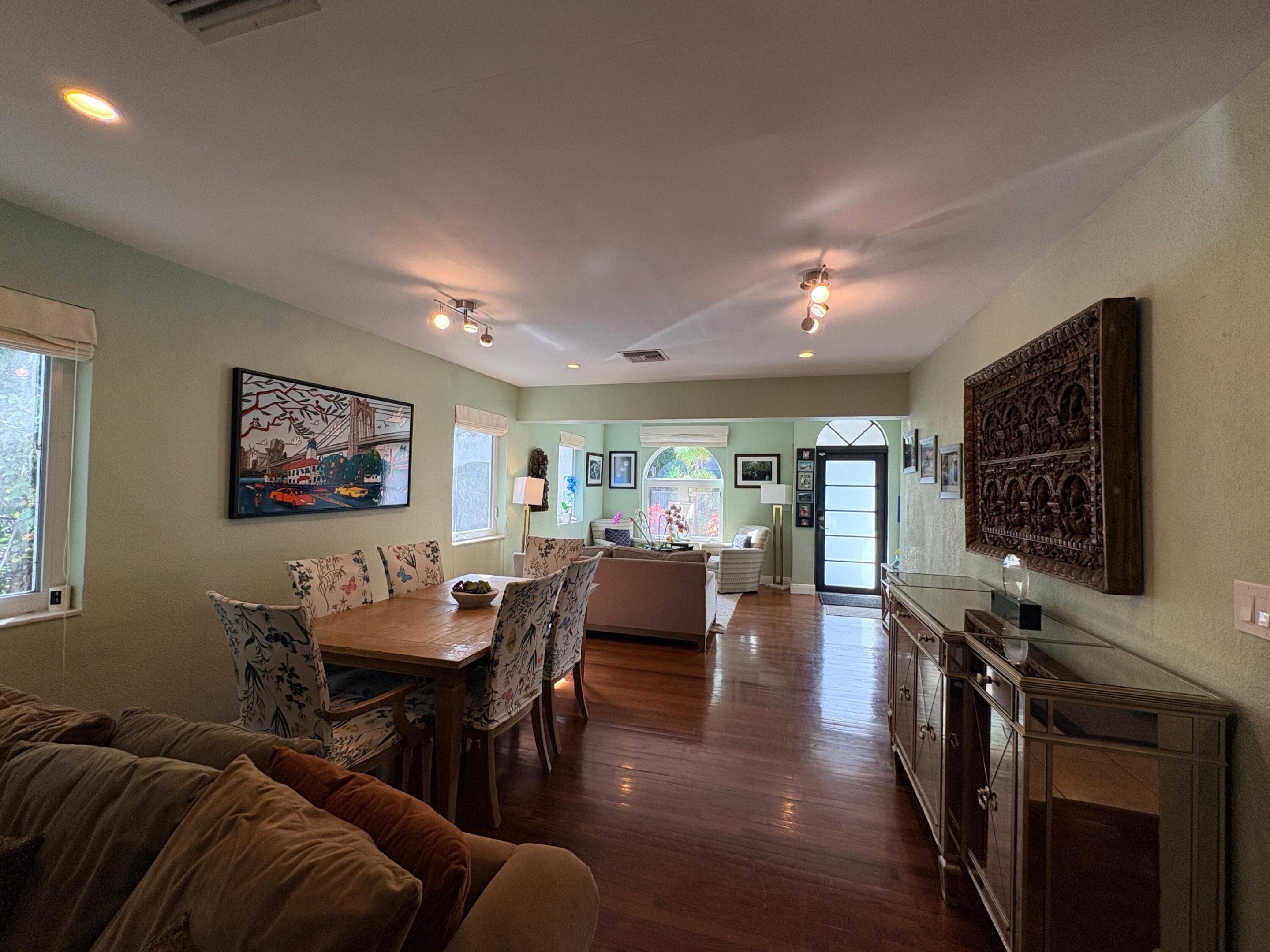 2319 Swanson Miami, FL 33133