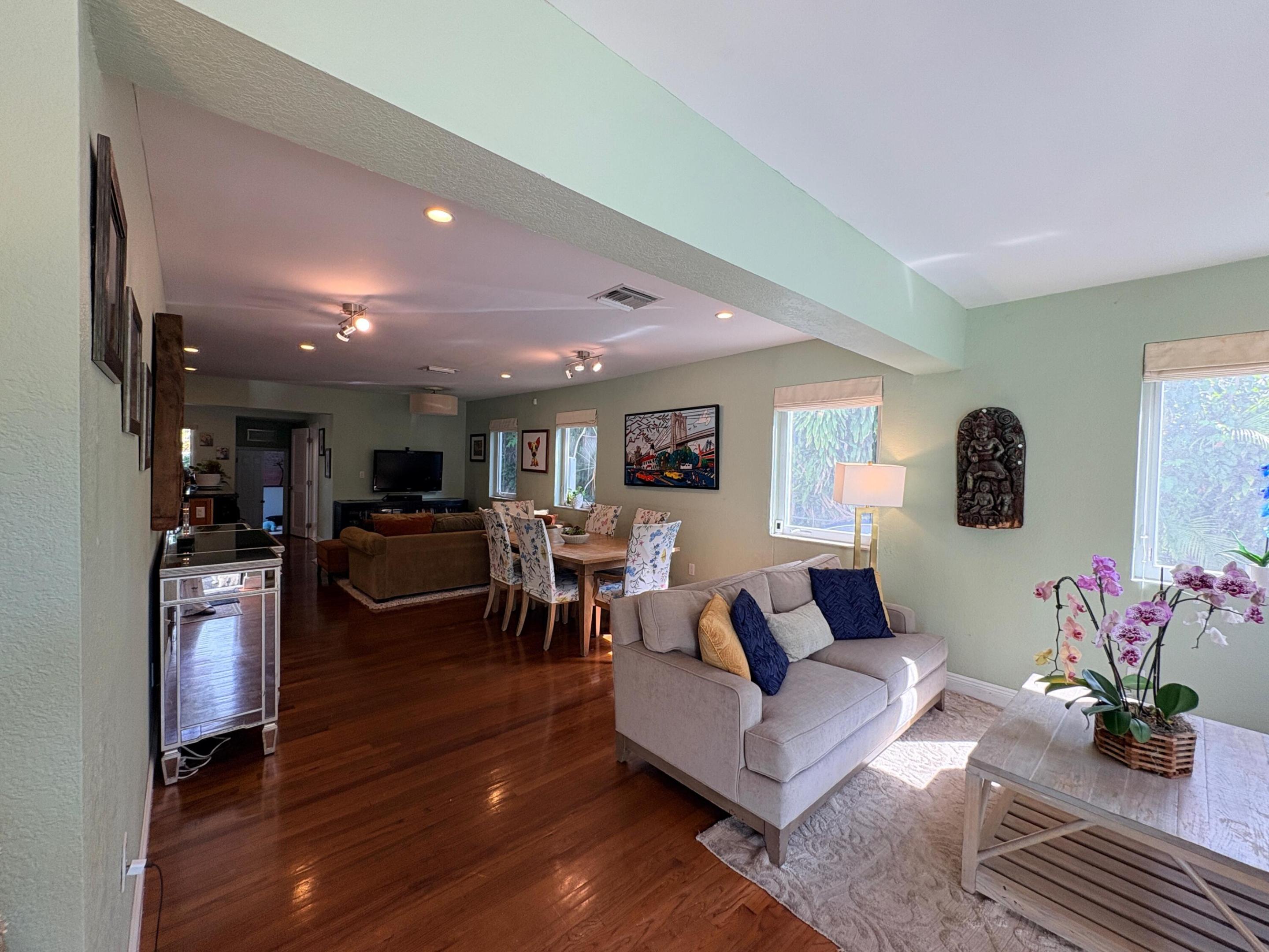 2319 Swanson Miami, FL 33133