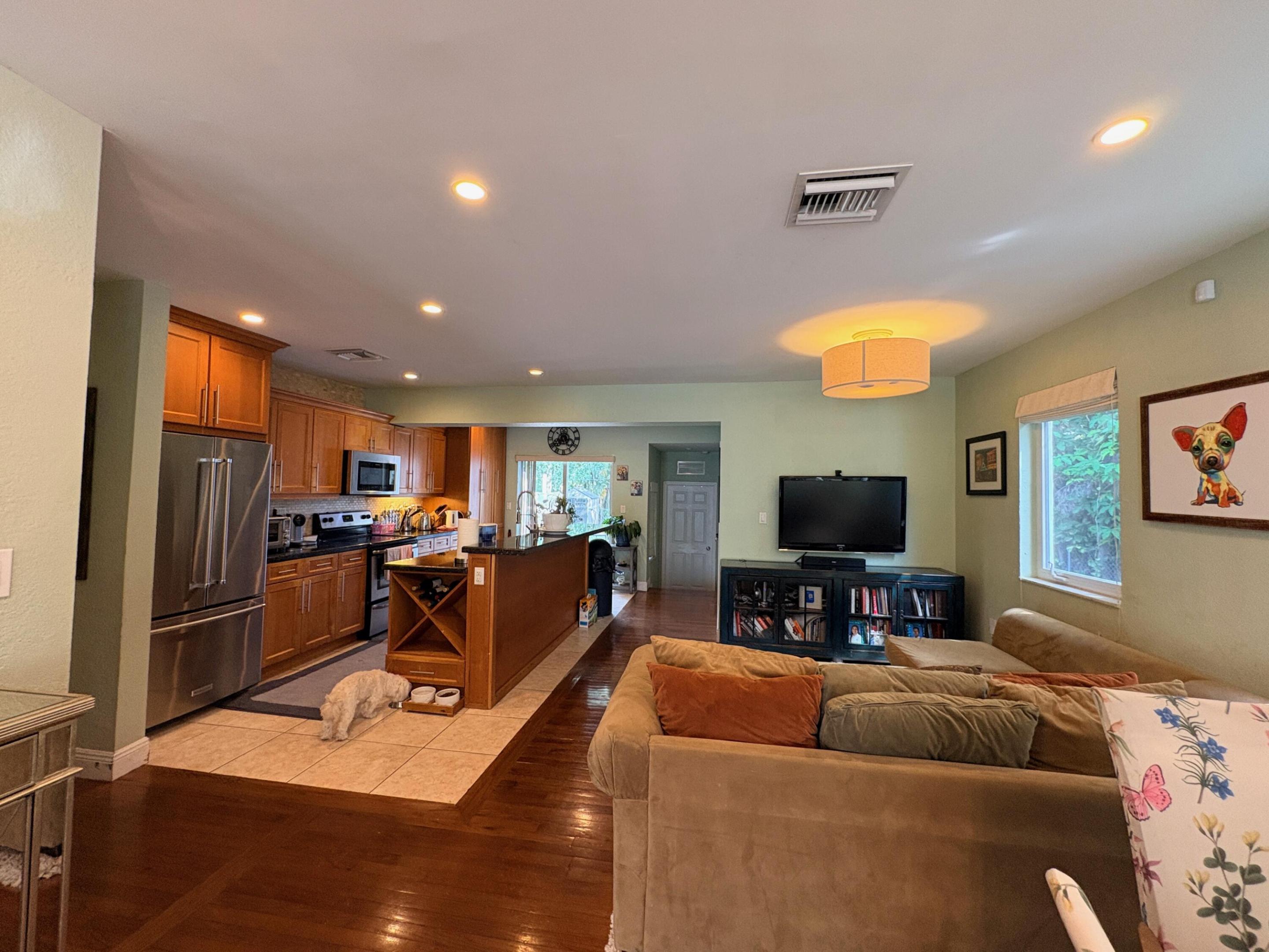 2319 Swanson Miami, FL 33133