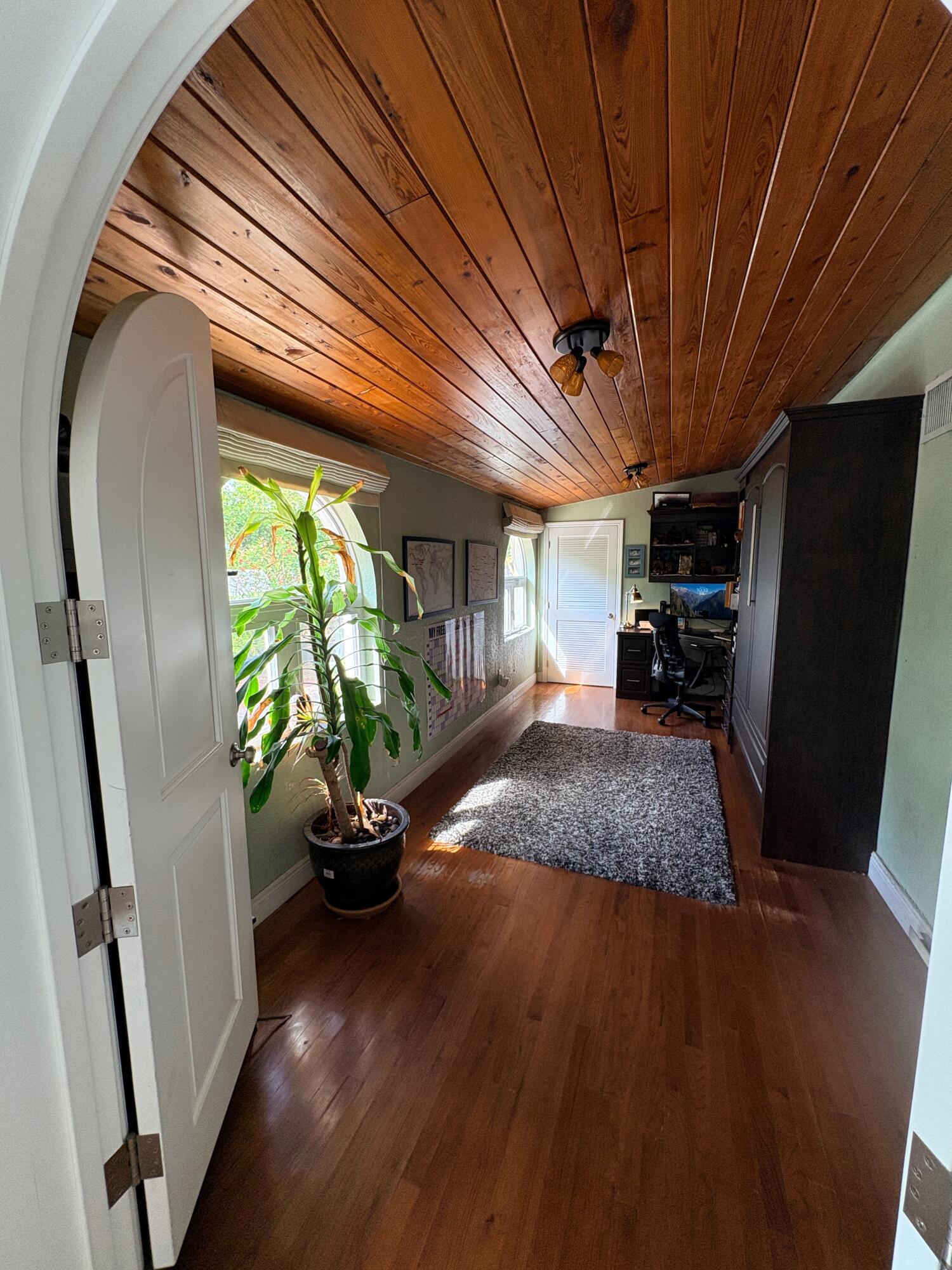 2319 Swanson Miami, FL 33133