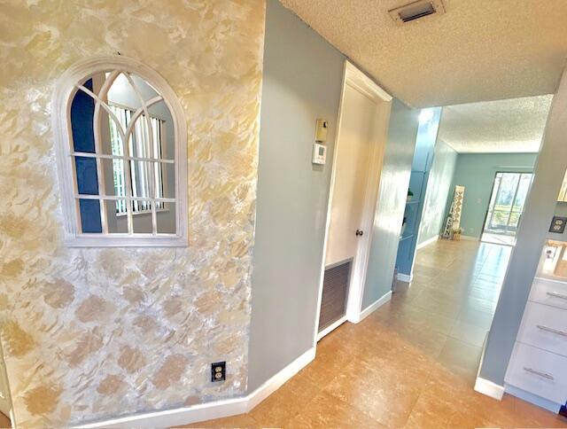 2202 S Cypress Bnd #101