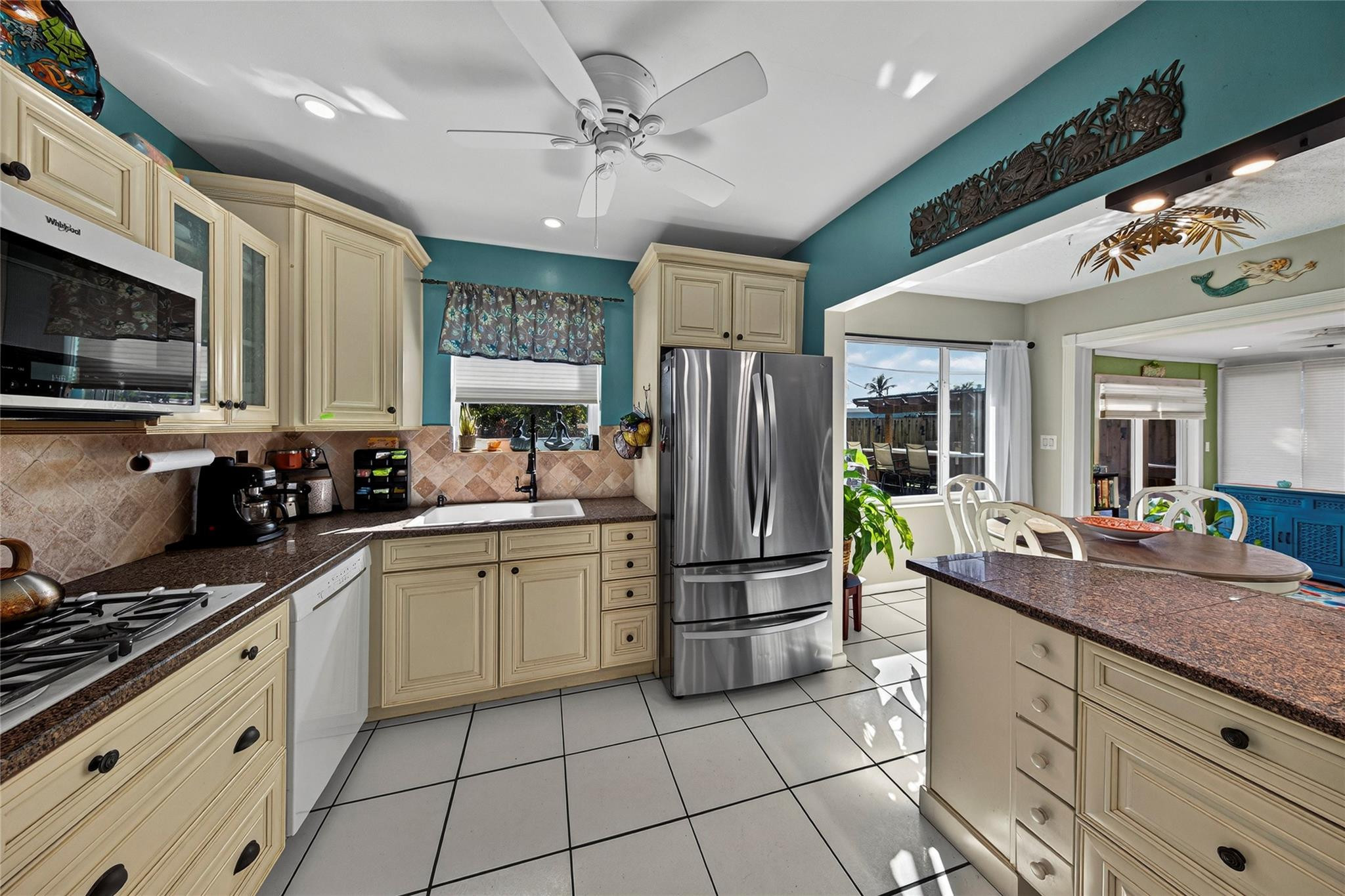 40 SW 9th Pompano Beach, FL 33060