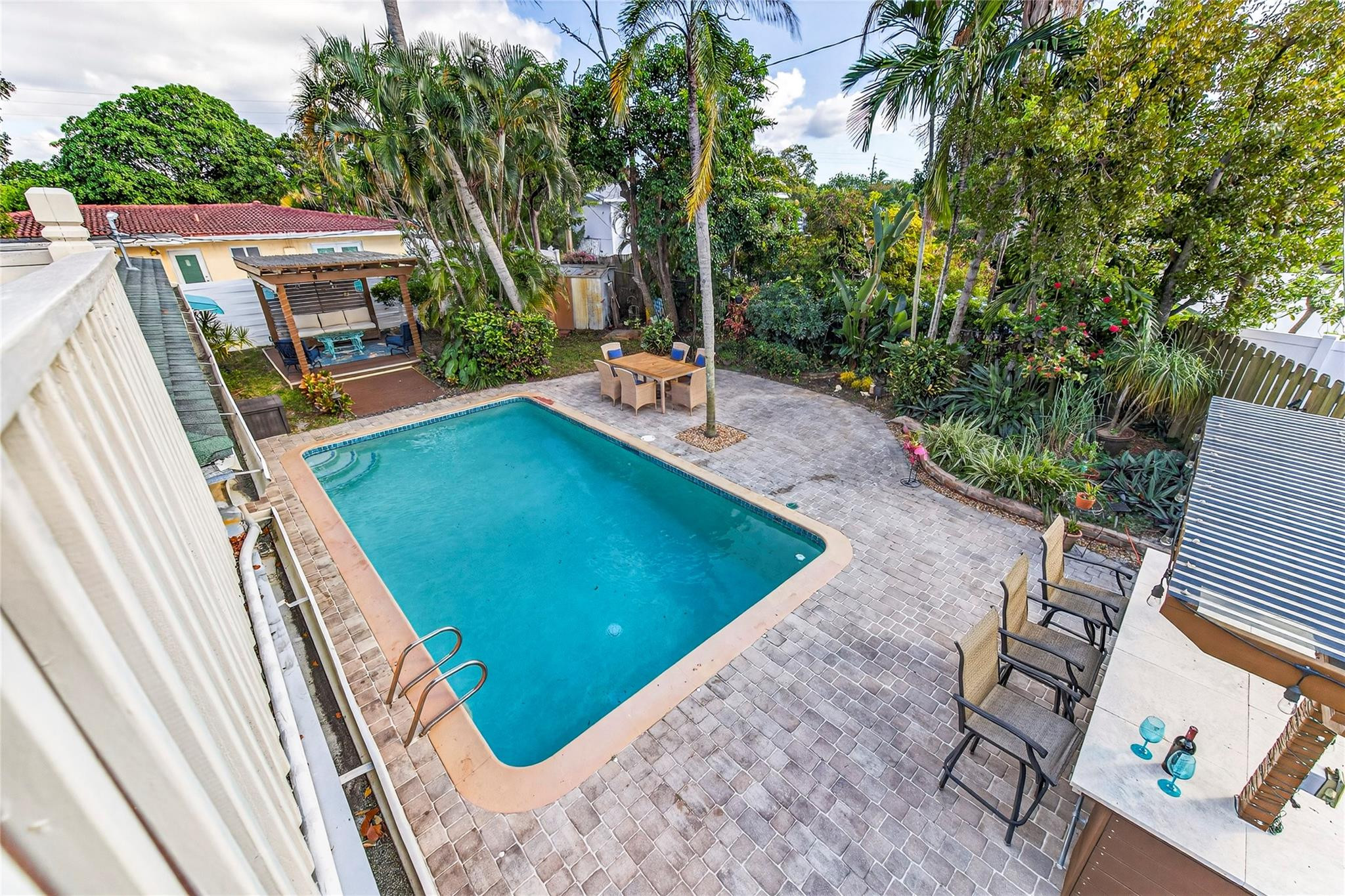 40 SW 9th Pompano Beach, FL 33060